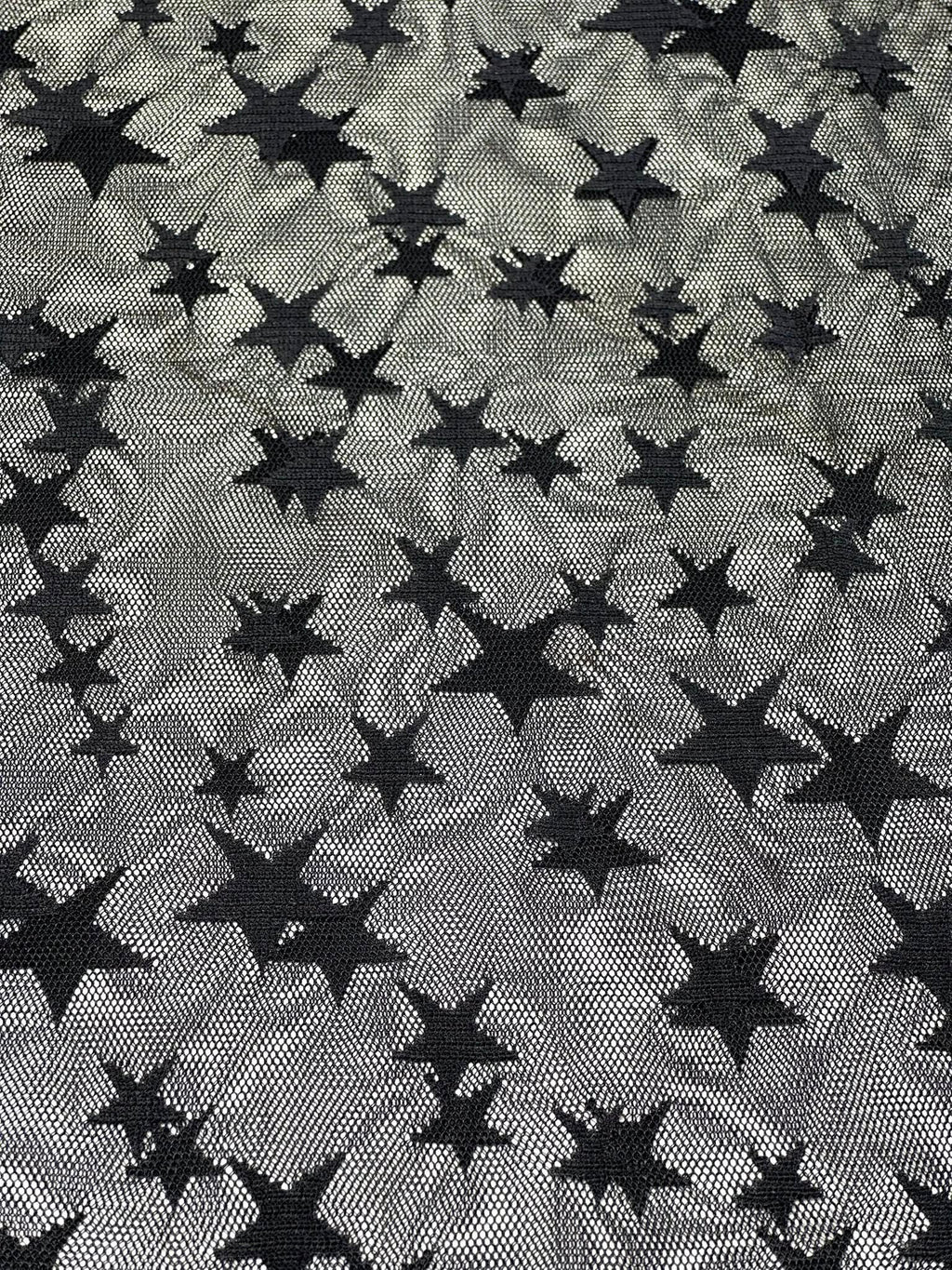 (MESH) STARS ON BLACK