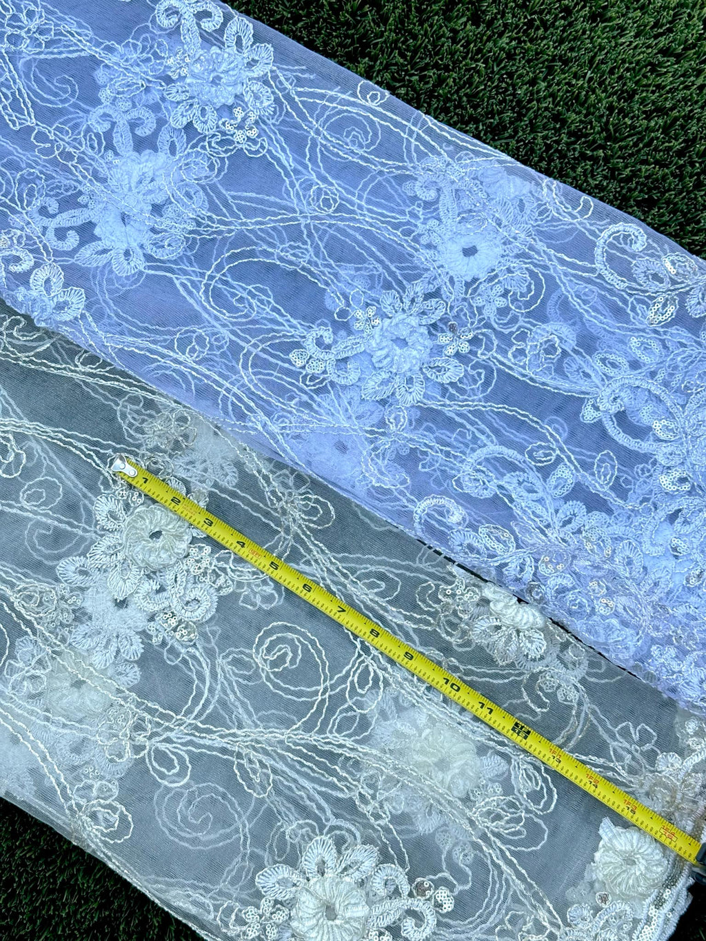 (LACE) EMBROIDERED IVORY FLORAL