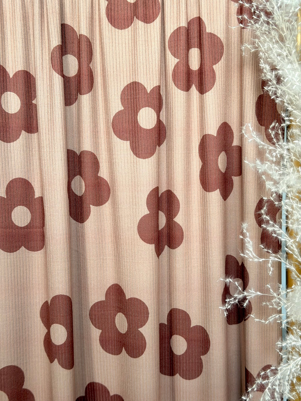 (4X2 YUMMY RIB) BROWN DAISY FLOWERS ON TAUPE