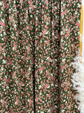 (DBP) RED AND BLUSH FLOWERS ON VINTAGE GREEN