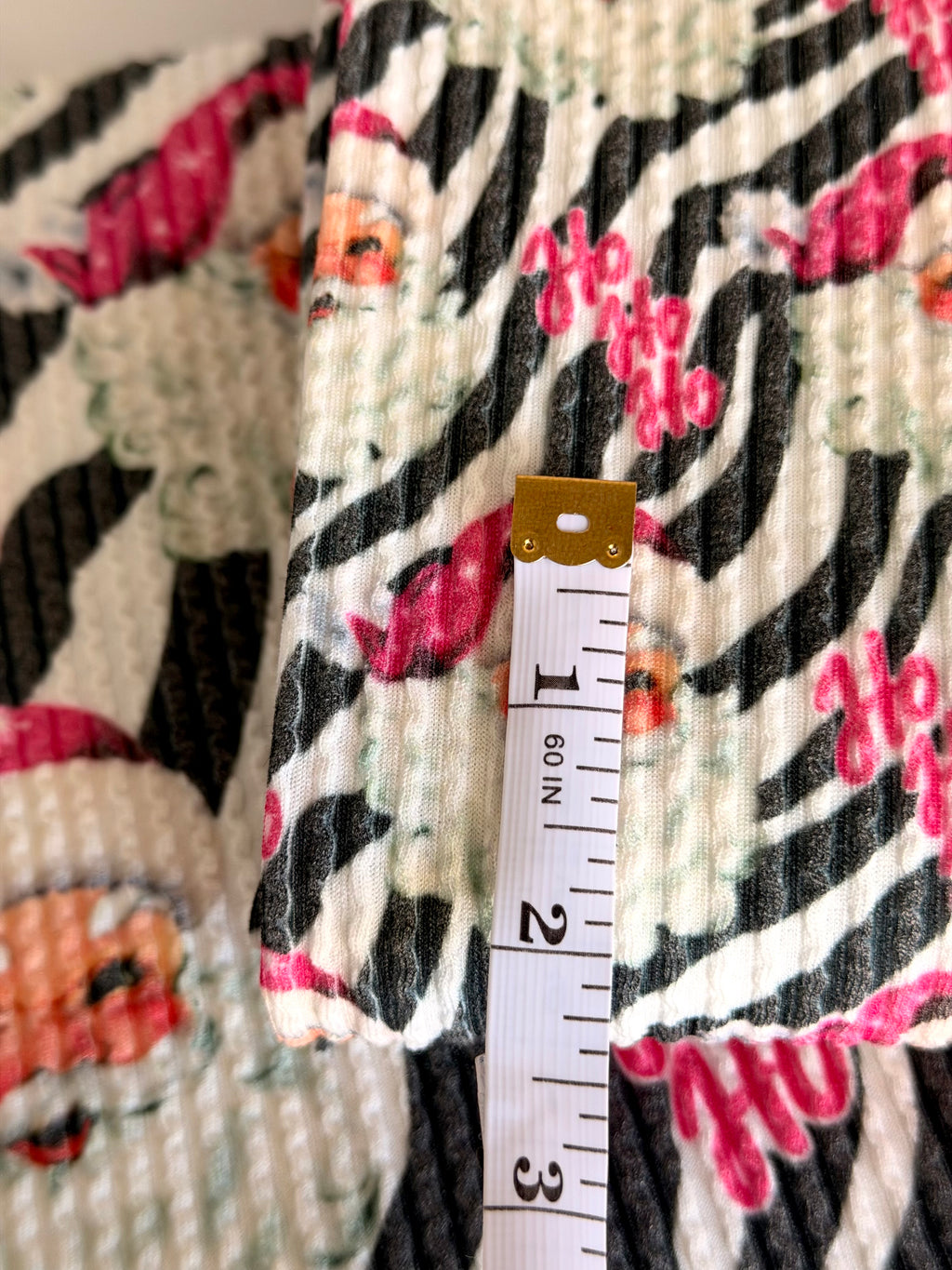 (URBAN RIB) SMALL PINK SANTA ON ZEBRA PRINT