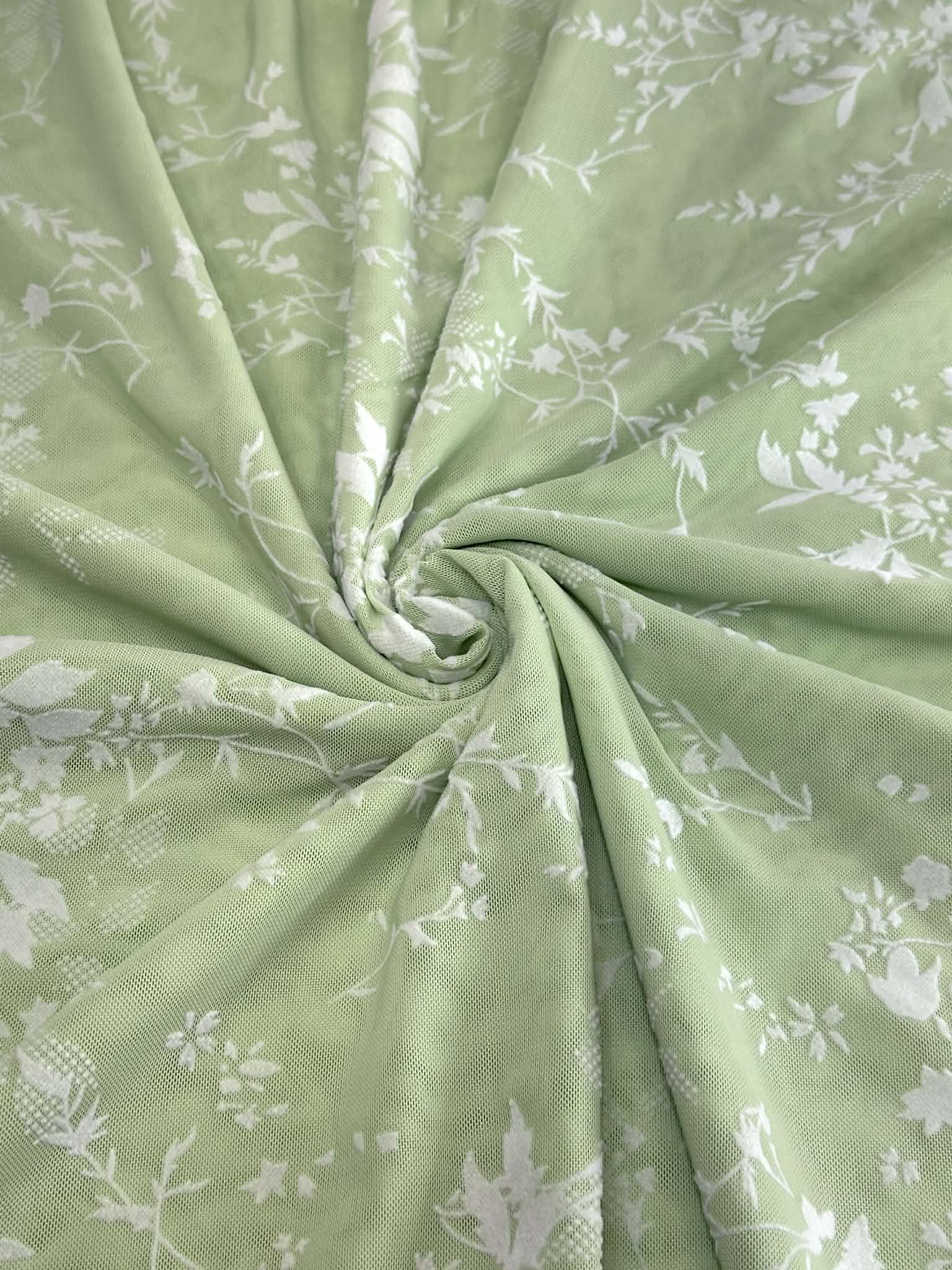 (MESH) WHITE FLORAL ON LIGHT GREEN