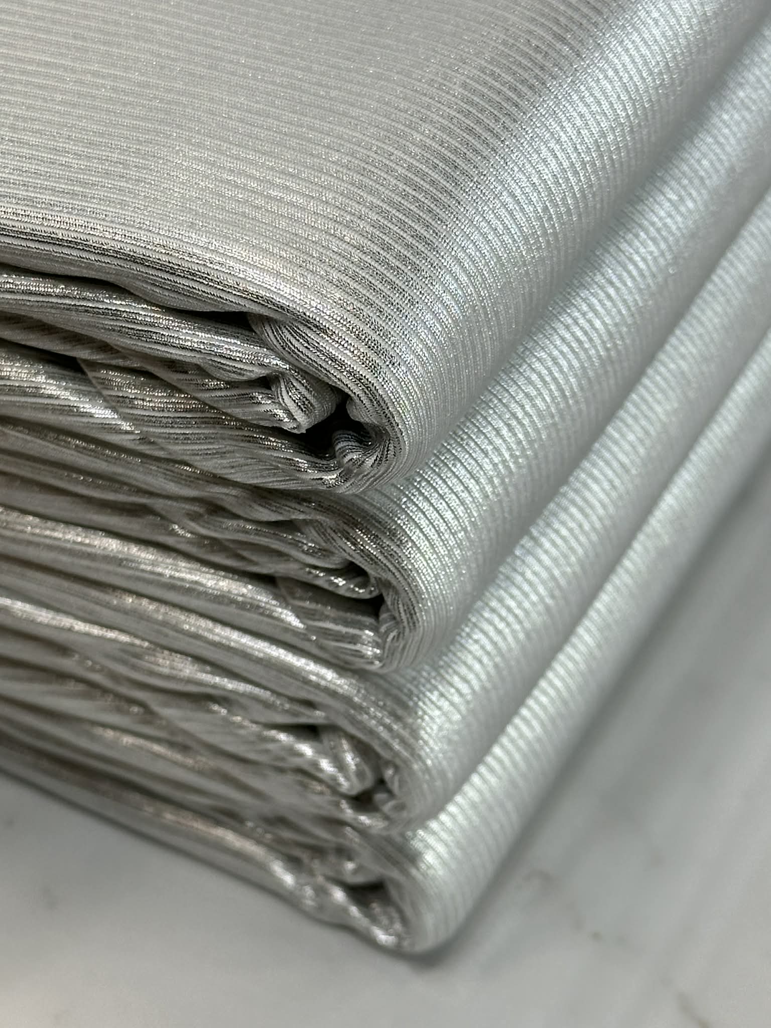 (2X2 RIB) SILVER FOIL ON OFF WHITE