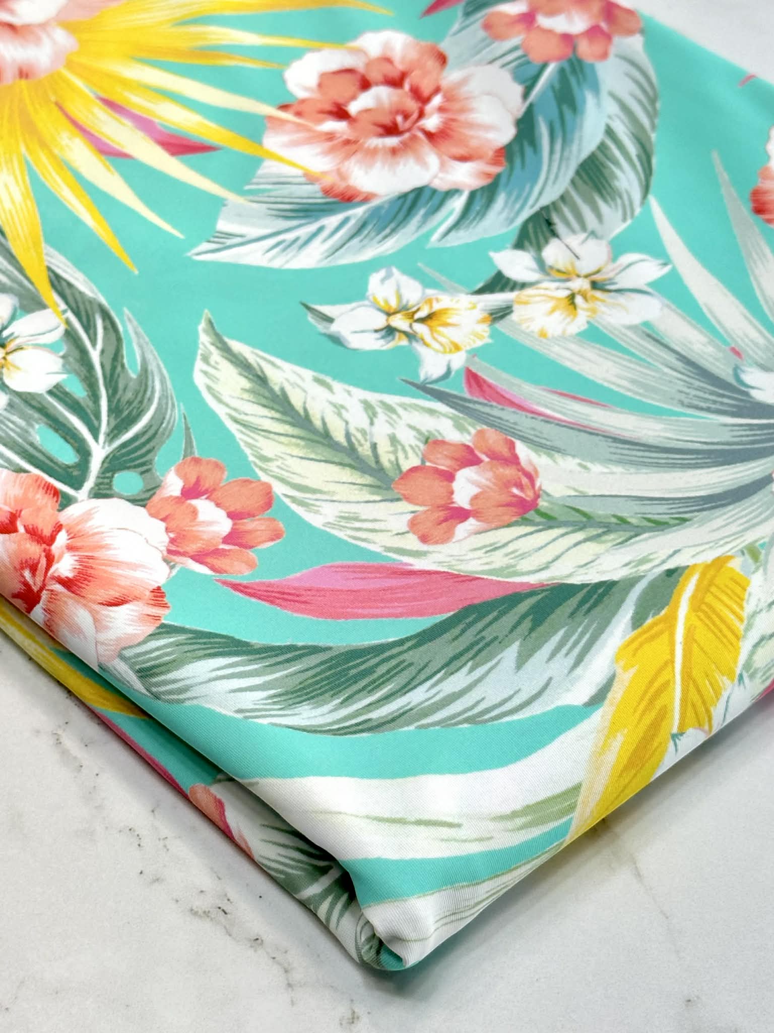 (SWIM) TROPICAL PATTERN ON AQUA