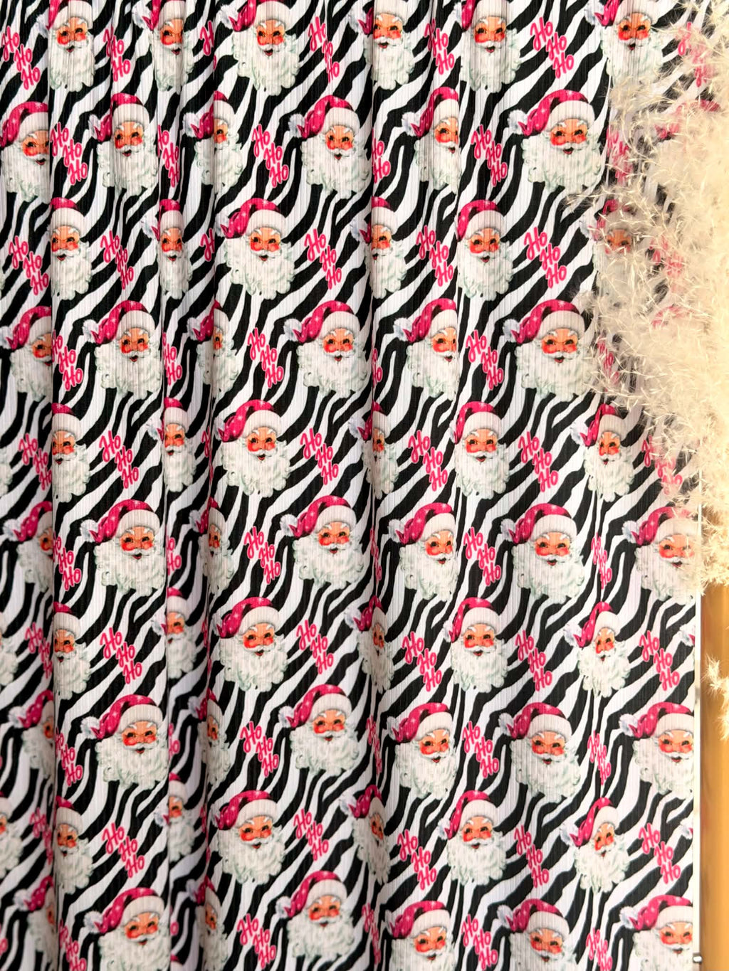 (4X2 YUMMY RIB) SMALL PINK SANTA ON ZEBRA PRINT