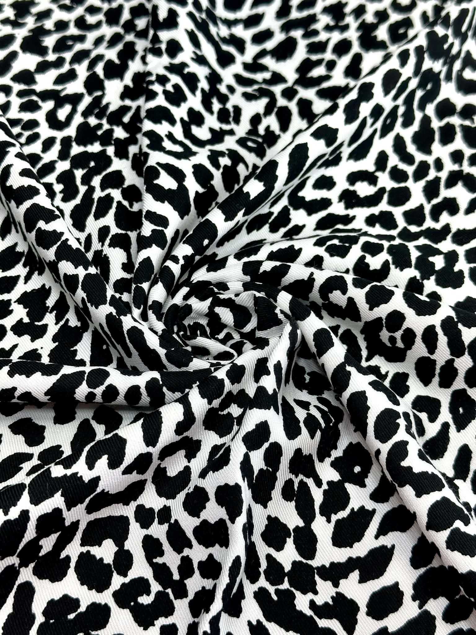 (WOVEN) BLACK CHEETAH ON OFF WHITE