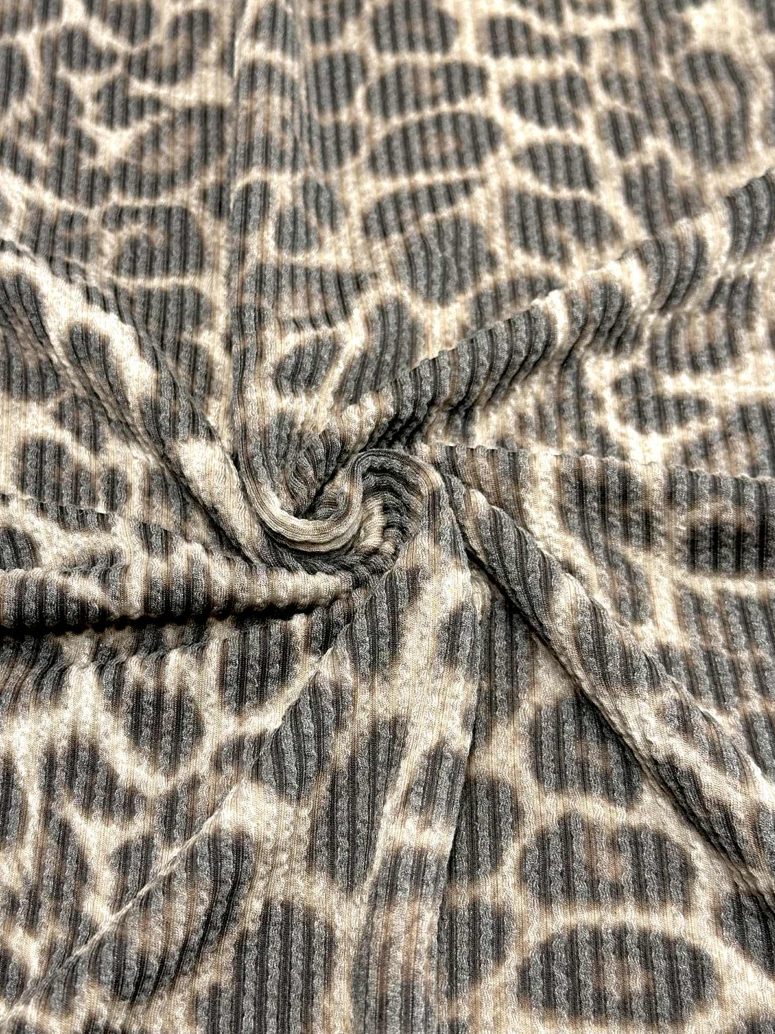 (URBAN RIB) VINTAGE BLACK CHEETAH