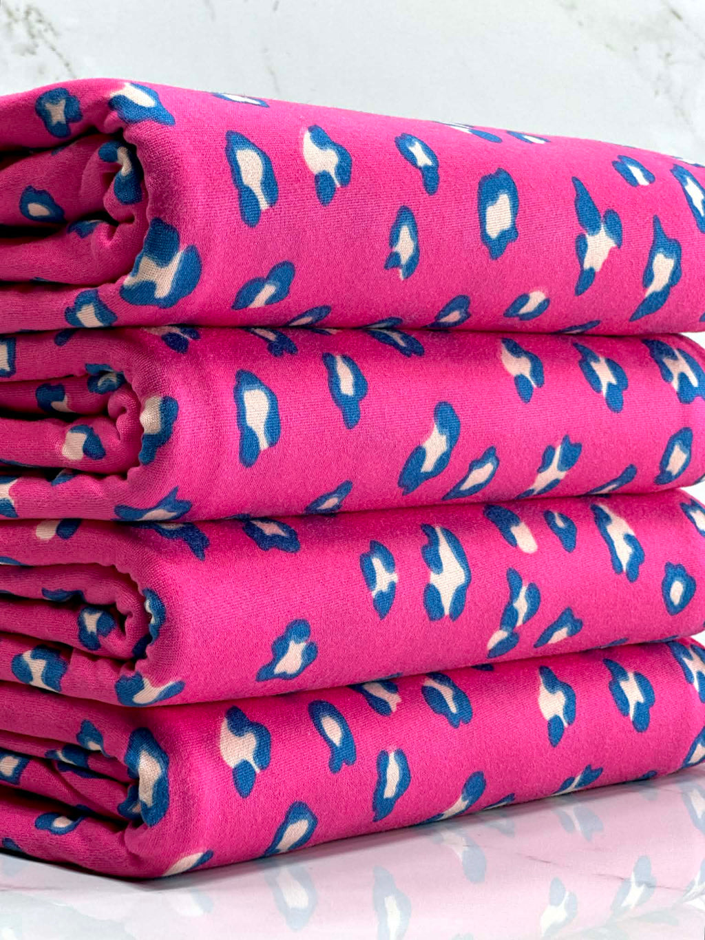 (DBP) TEAL CHEETAH ON FUCHSIA