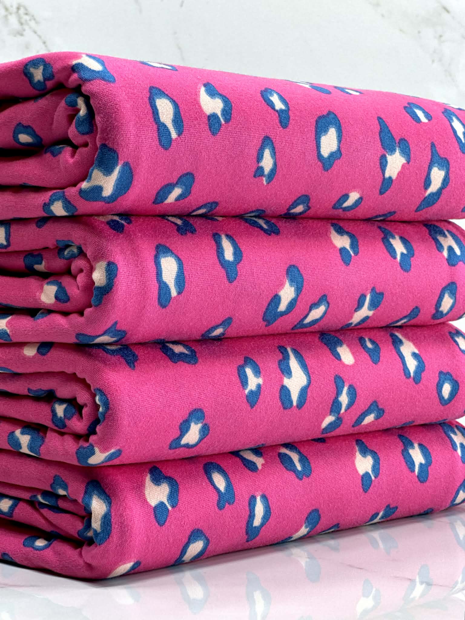 (DBP) TEAL CHEETAH ON FUCHSIA