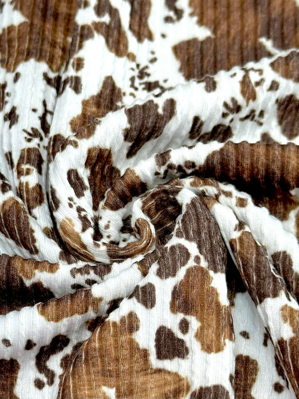 (URBAN RIB) SMALL BROWN COW FUR PRINT ON OFF WHITE