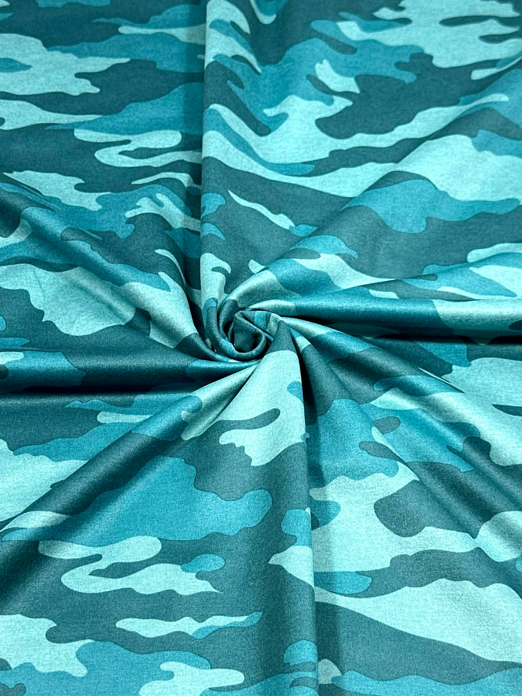 (YOGA) TEAL AND TURQUOISE CAMOFLAGE