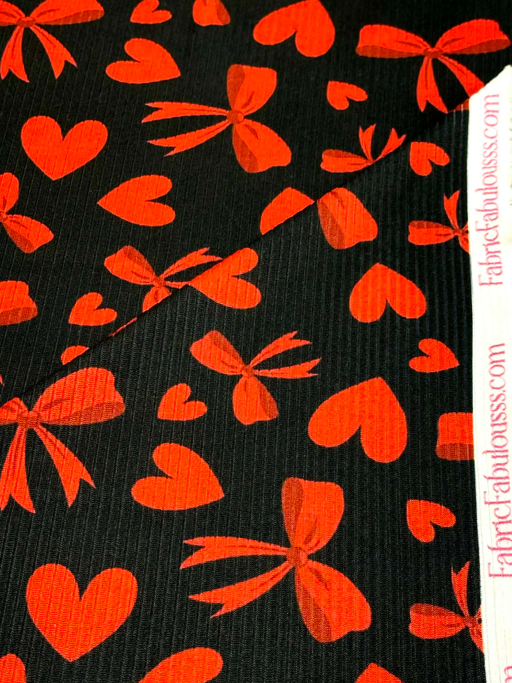 (4X2 YUMMY RIB) RED HEARTS AND BOWS ON BLACK (3)