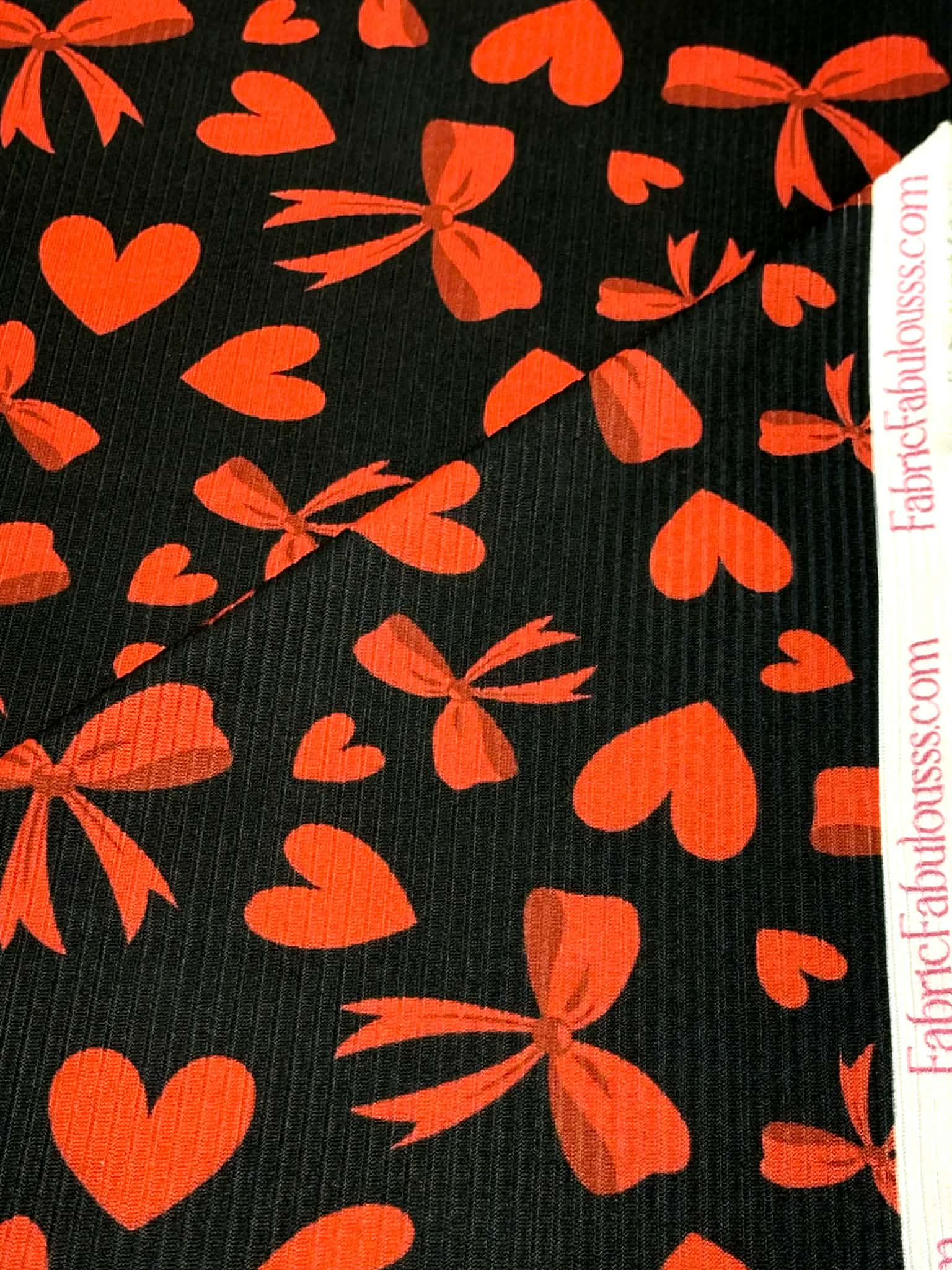 (4X2 YUMMY RIB) RED HEARTS AND BOWS ON BLACK (3)