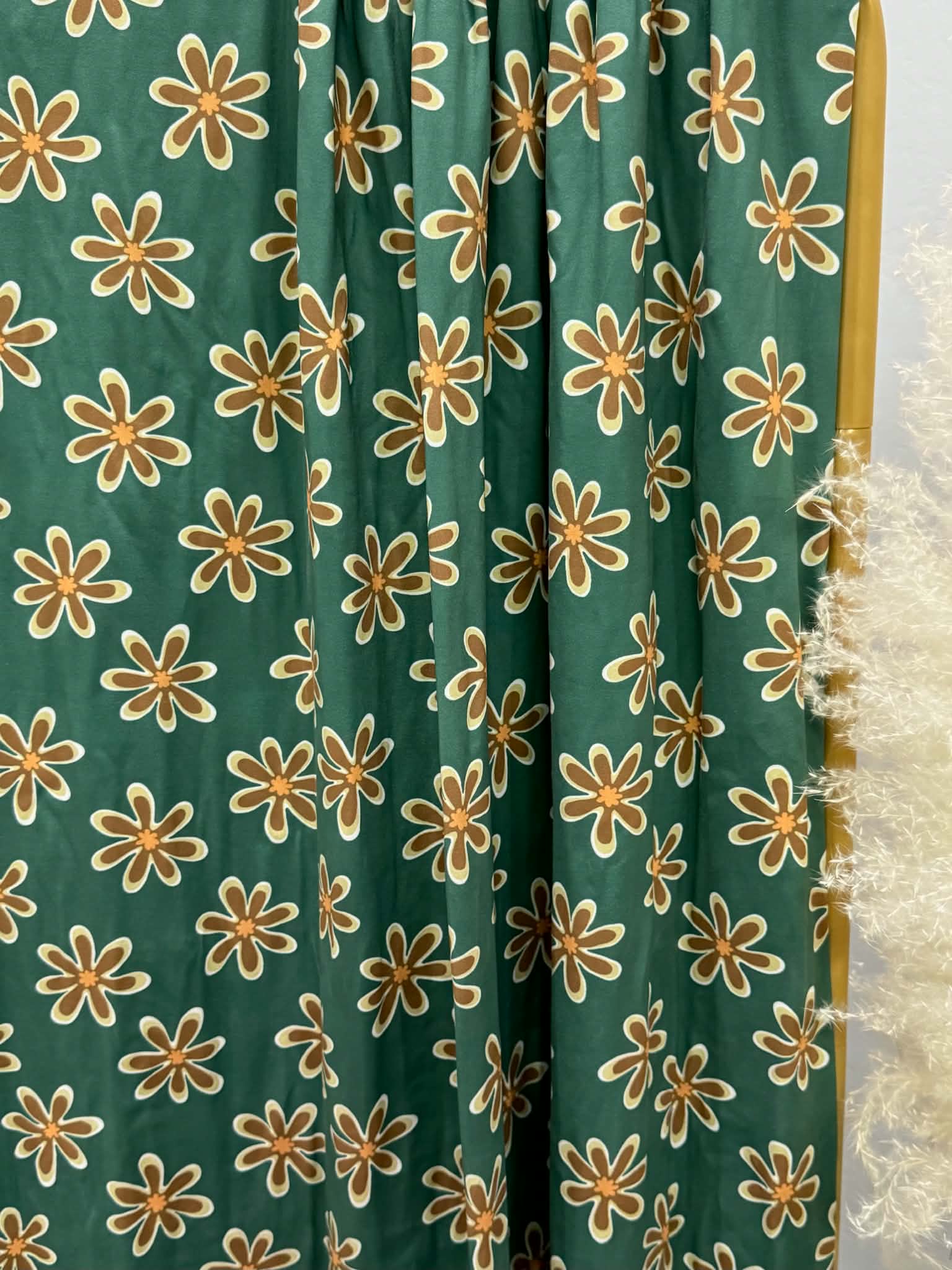 (DBP) GROOVY DAISY FLORAL ON TEAL GREEN