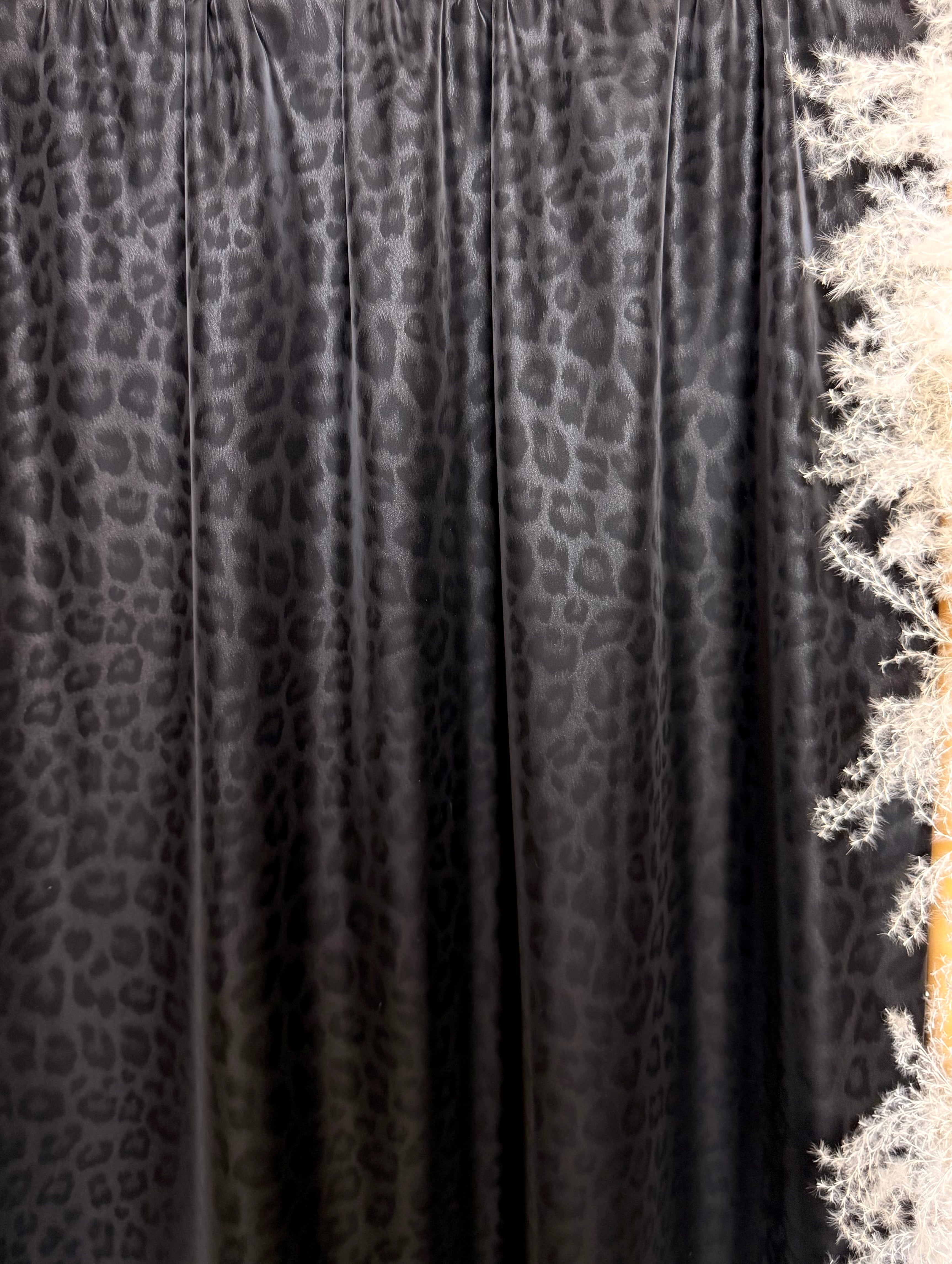 (PU PLEATHER) BLACK LEOPARD