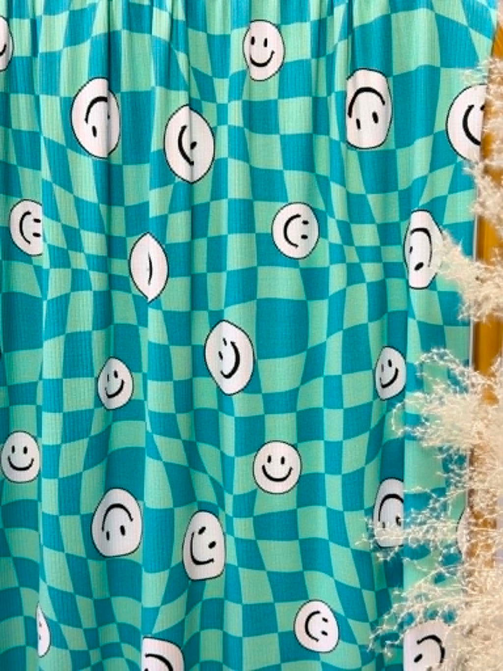 (4X2 YUMMY RIB) HAPPY FACES ON TURQUOISE AND MINT CHECKERED WAVE