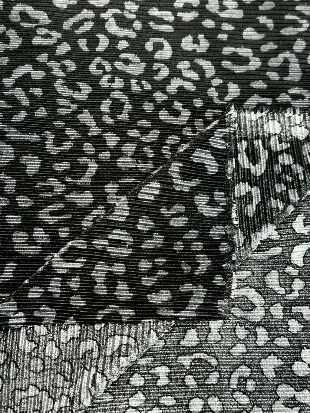 (PLEATED) CHEETAH ON BLACK(5)