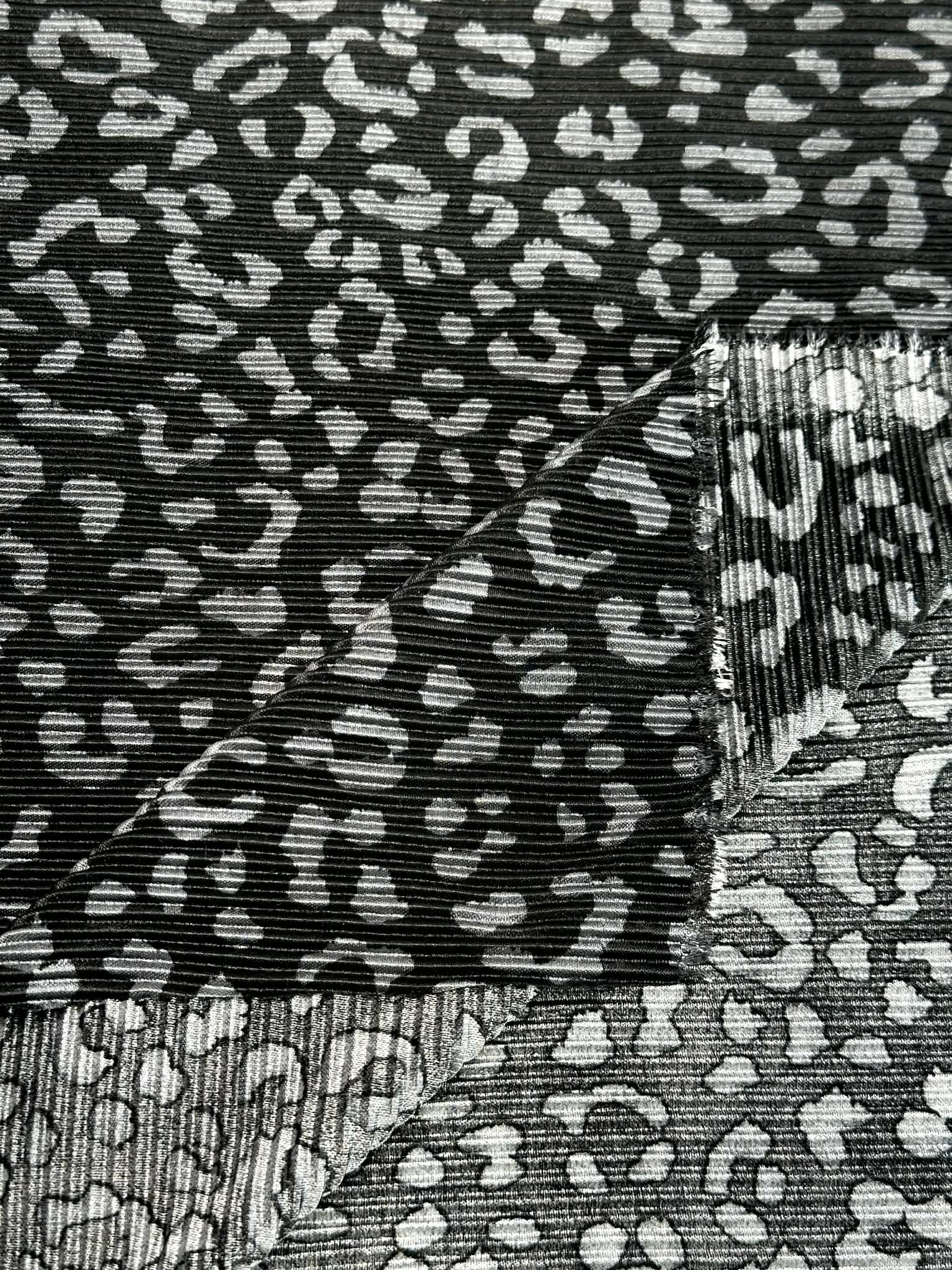 (PLEATED) CHEETAH ON BLACK(5)