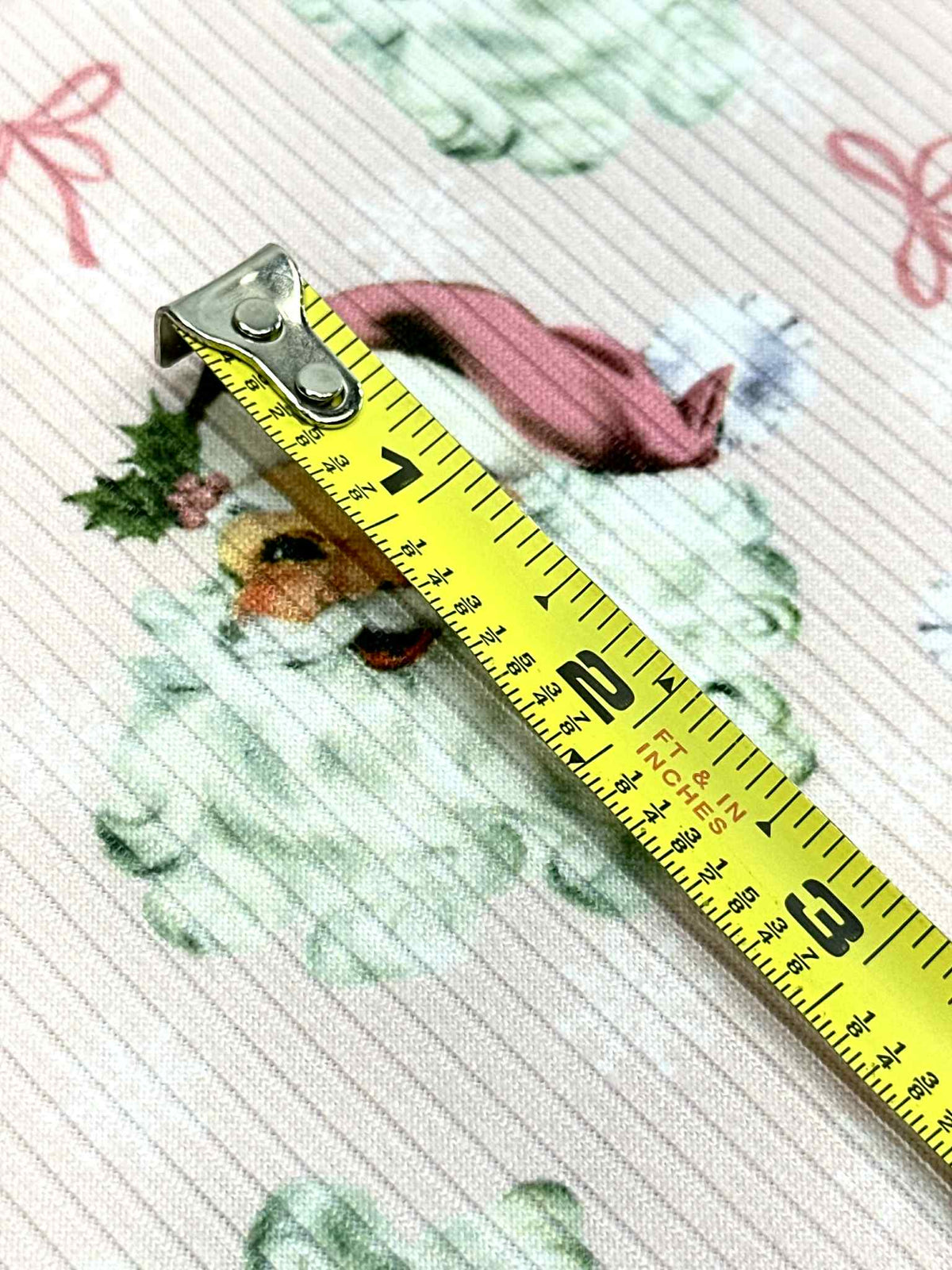(4X2 RIB) PINK SANTA CLAUS AND TINY BOWS ON LIGHT PINK
