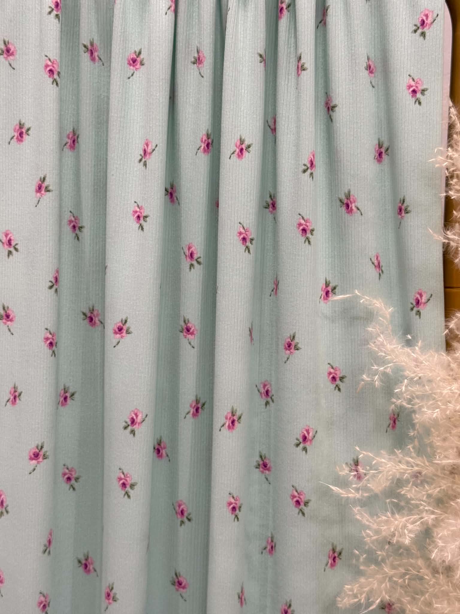 (4X2 RIB) PINK FLOWERS ON LIGHT MINT
