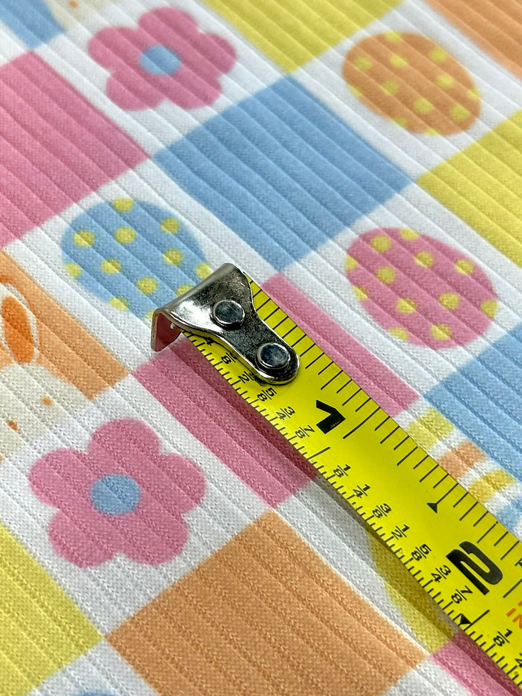 (4X2 YUMMY RIB) BUNNYS, EGGS, RAINBOWS, AND FLOWERS, CHECKERED PATTERN (1)