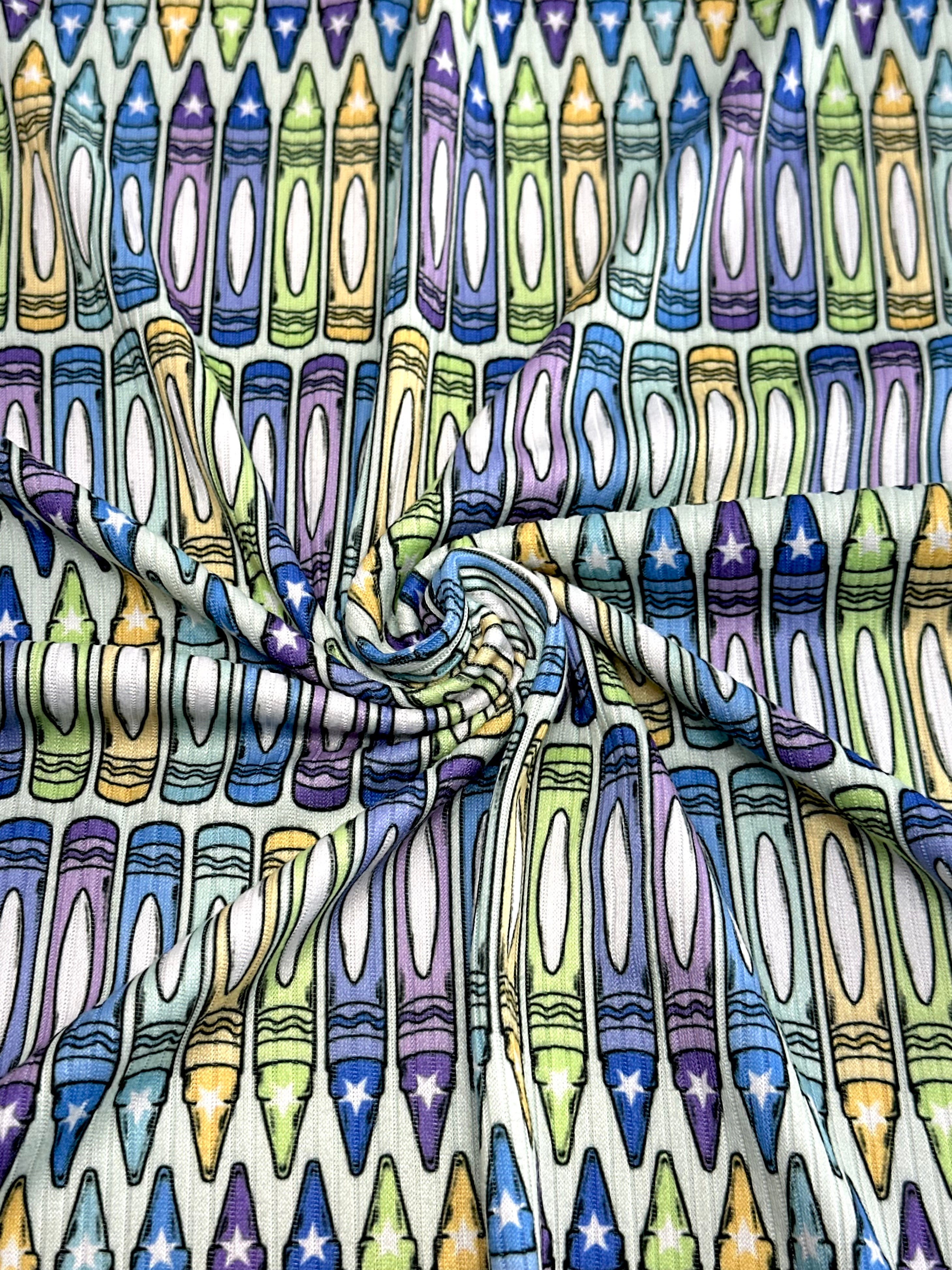 (4X2 YUMMY RIB) MEDIUM CRAYONS ON BLUE