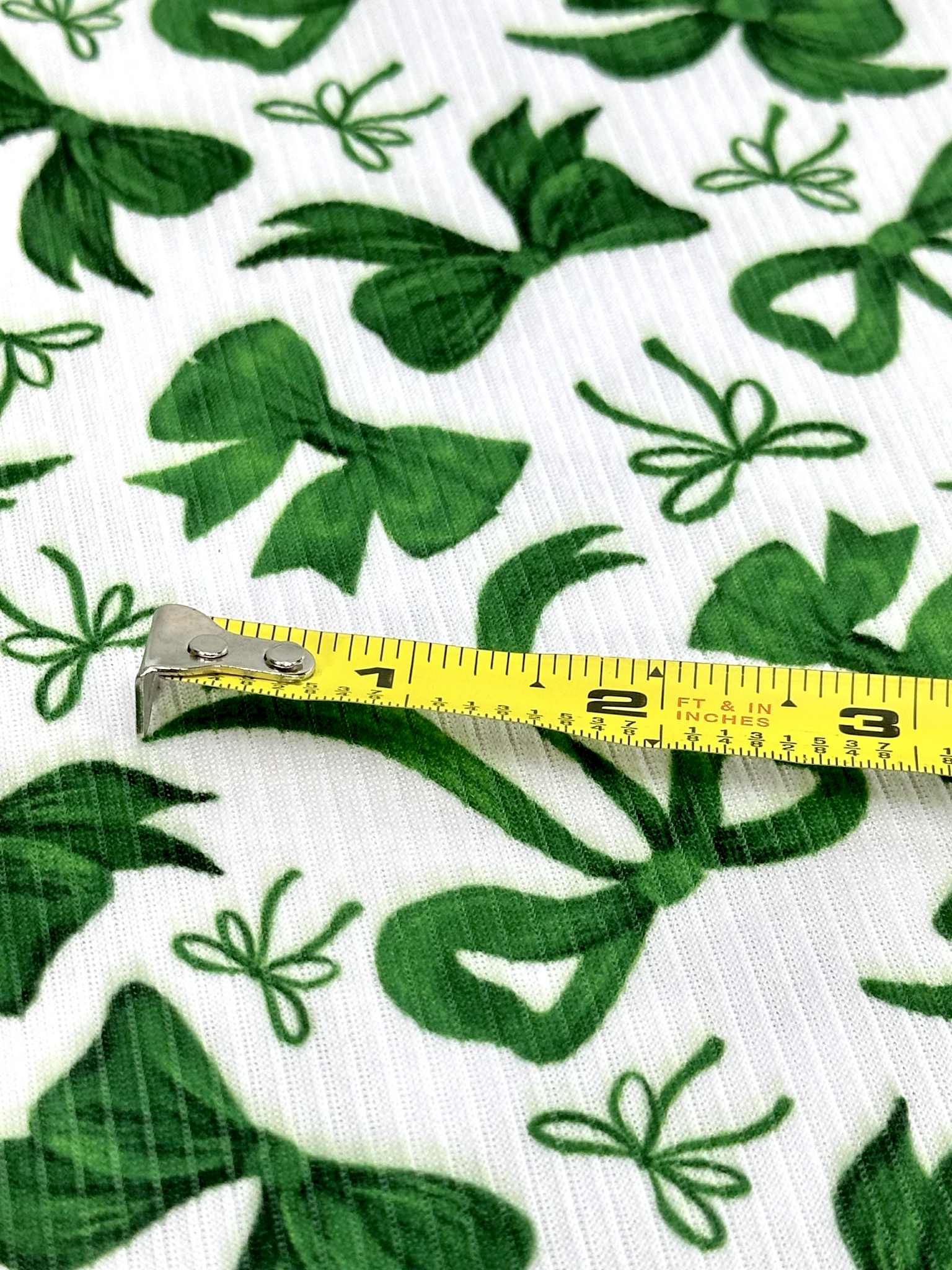 (4X2 RIB) GREEN BOWS ON OFF WHITE