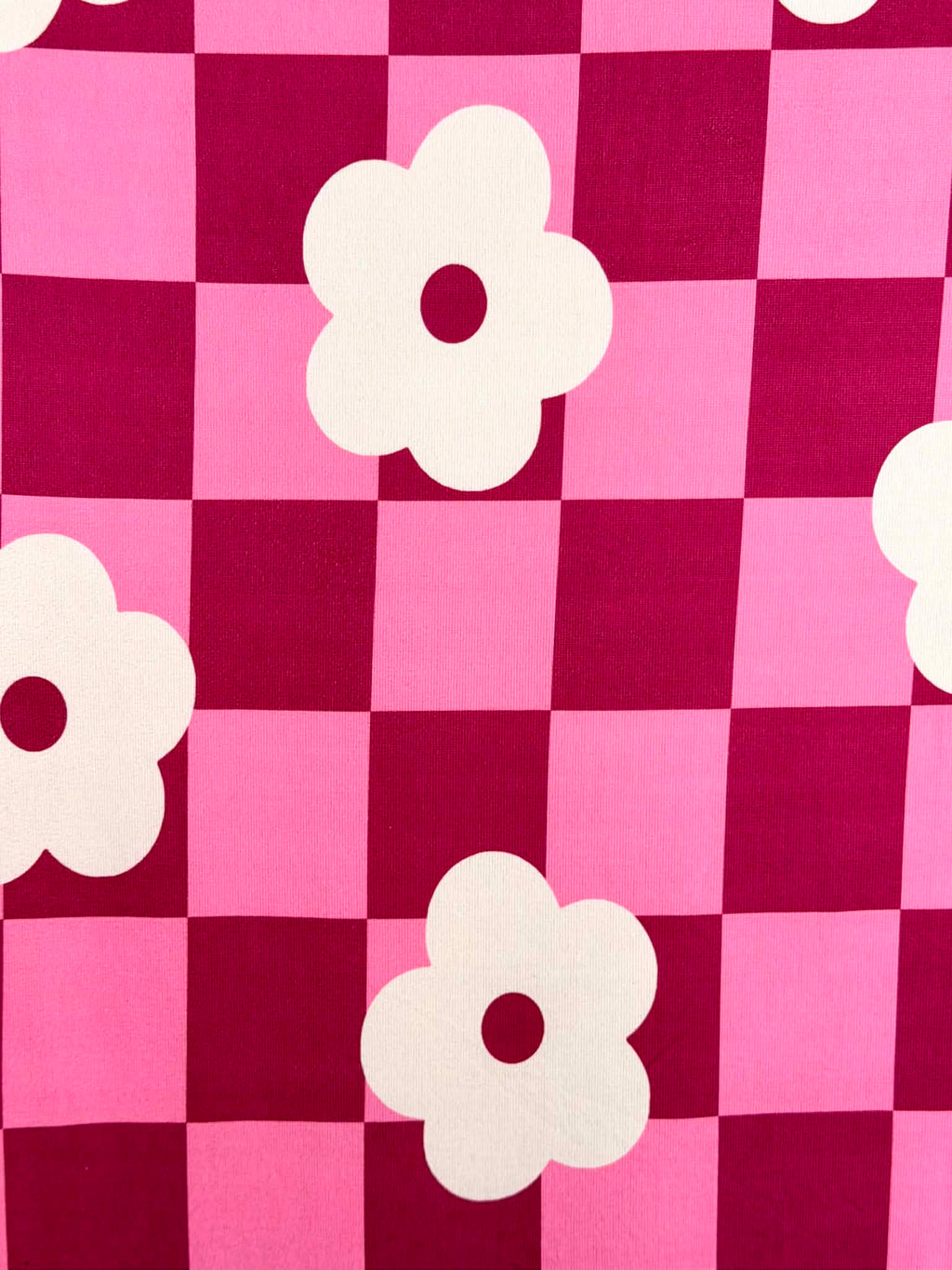 (SWEATER KINT/OAKLEY) IVORY FLOWERS ON PINK AND BURGUNDY LARGE CHECKERED