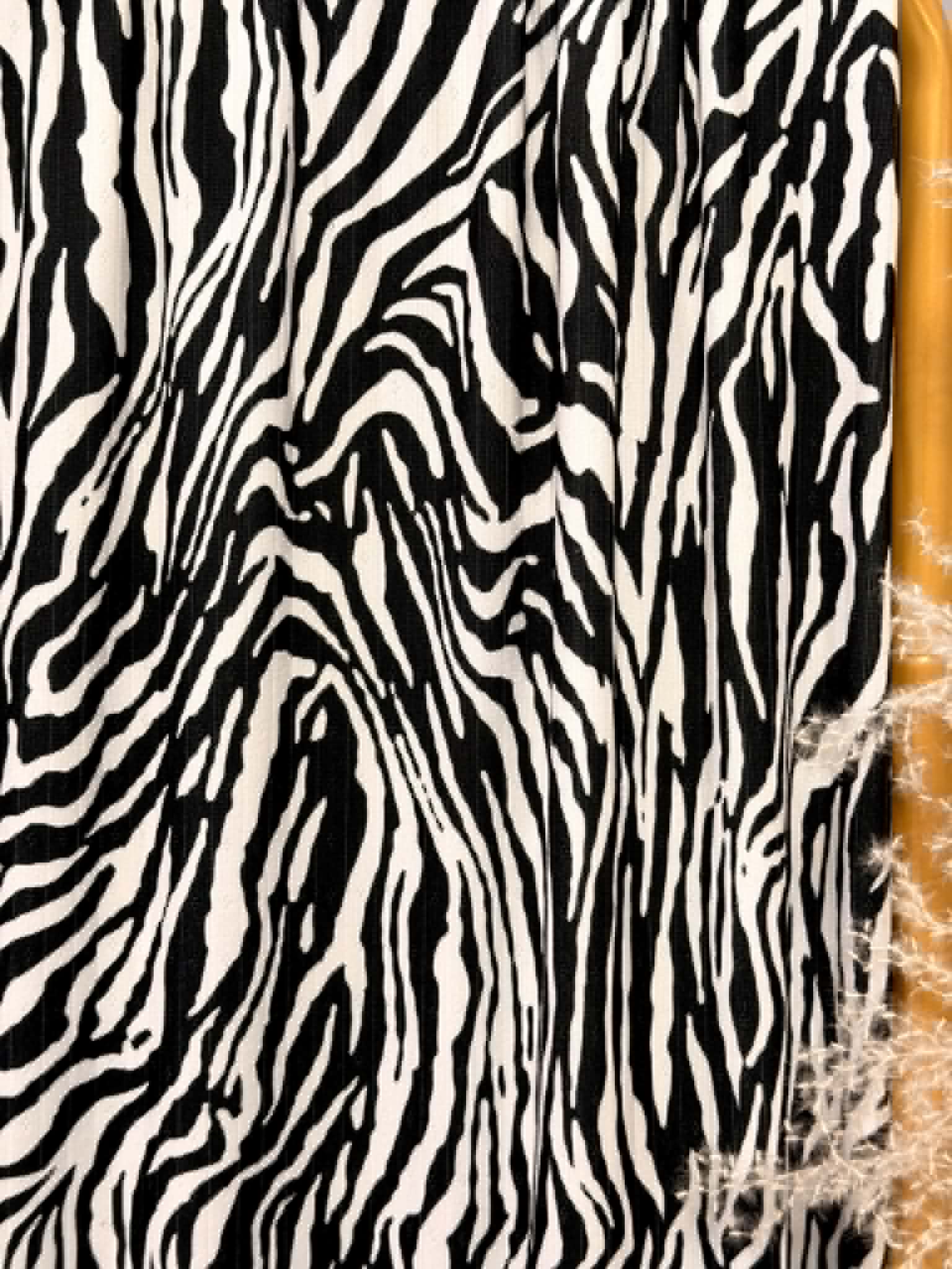 (POINTELLE RIB) SMALL BLACK ZEBRA ON OFF WHITE