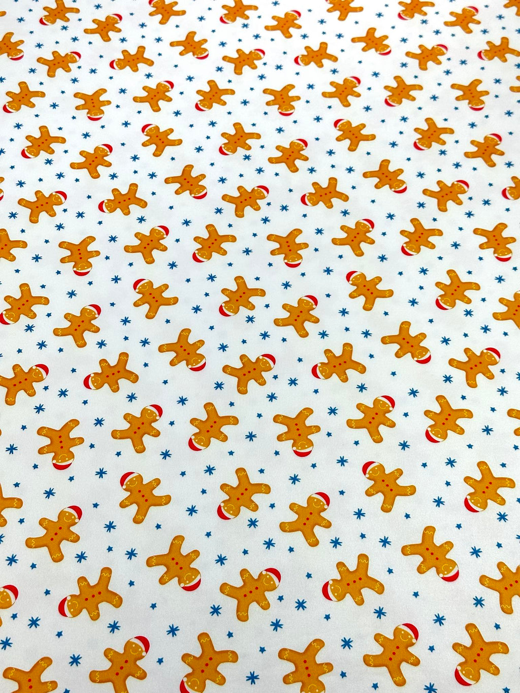 (DBP) GINGERBREAD MAN AND STARS ON OFF WHITE (2)