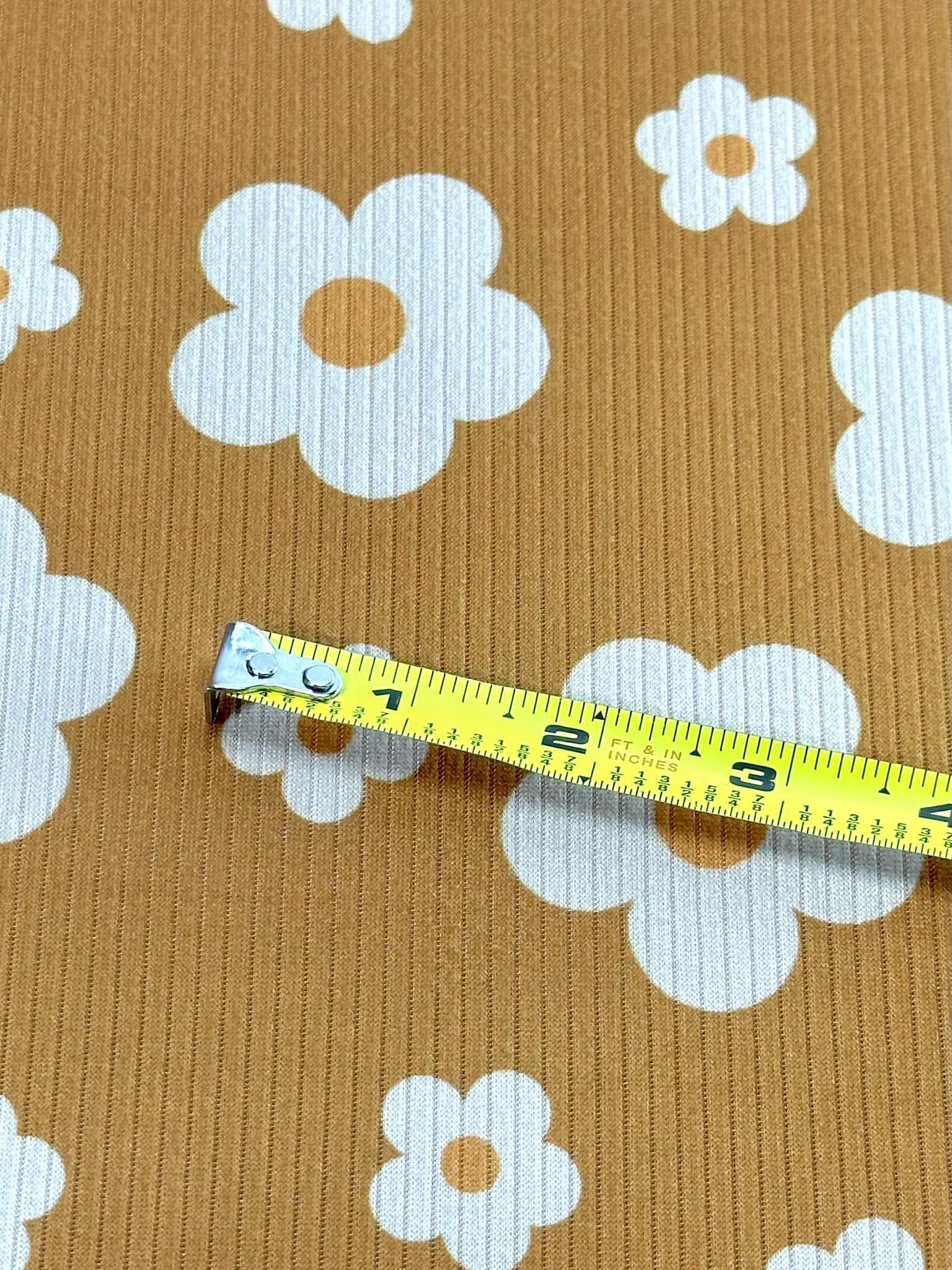 (4X2 RIB) CREAM DAISIES ON MUSTARD