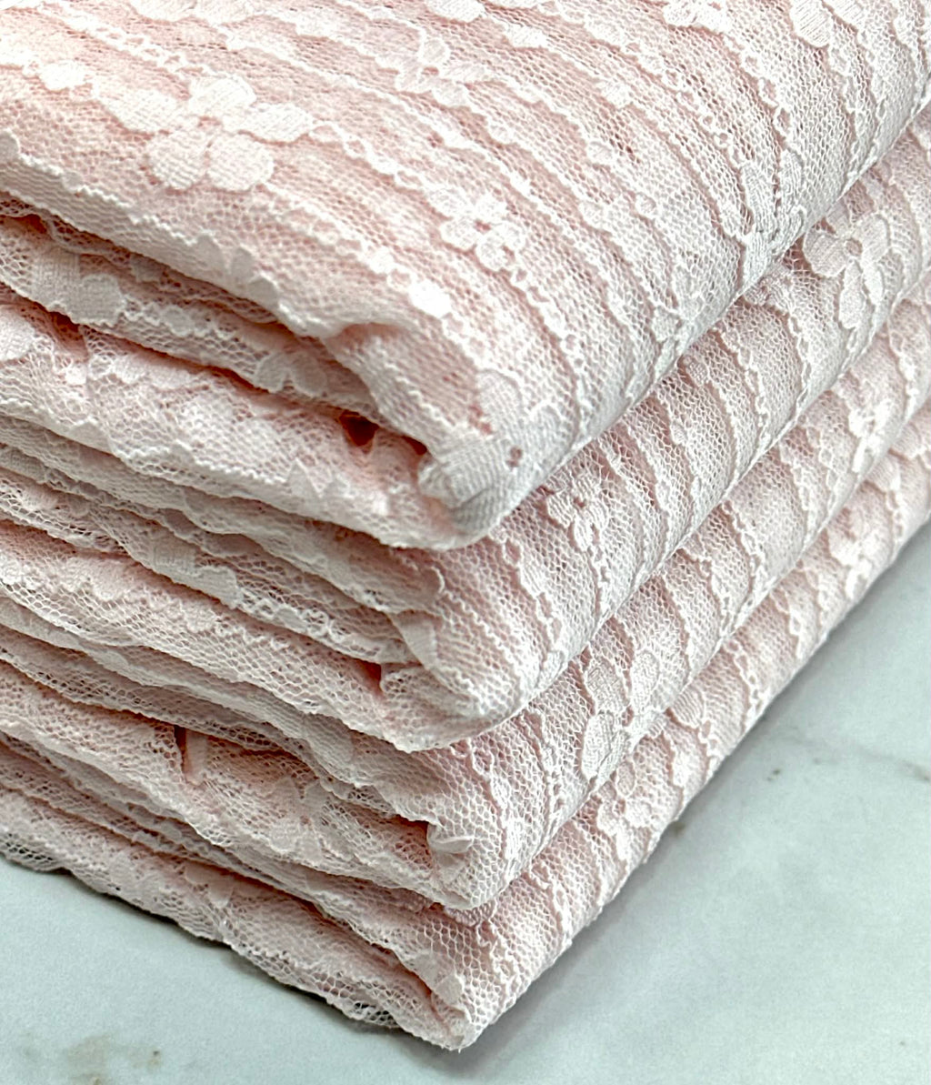 (LACE) LIGHT PINK FLORAL PATTERN