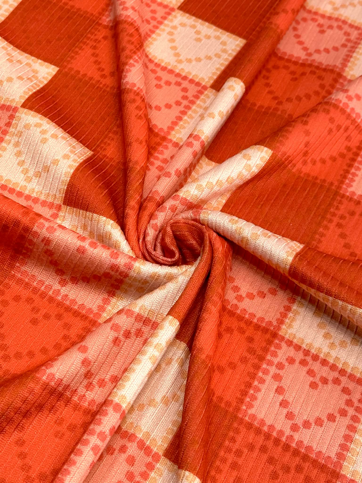 (4X2 YUMMY RIB) MEDIUM PINK AND RED HEARTS ON CHECKERED PATTERN