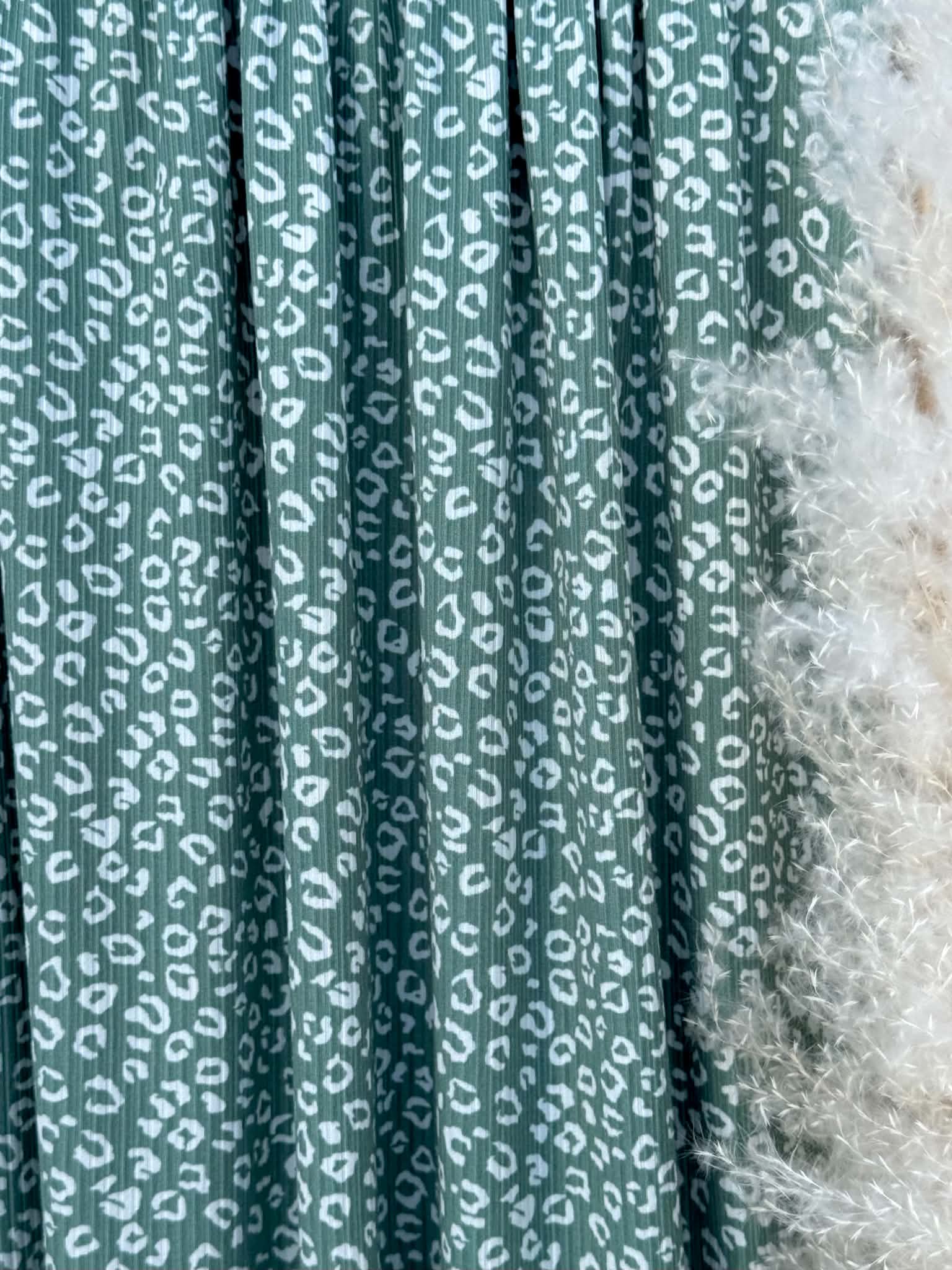(4X2 YUMMY RIB) OFF WHITE LEOPARD ON SAGE