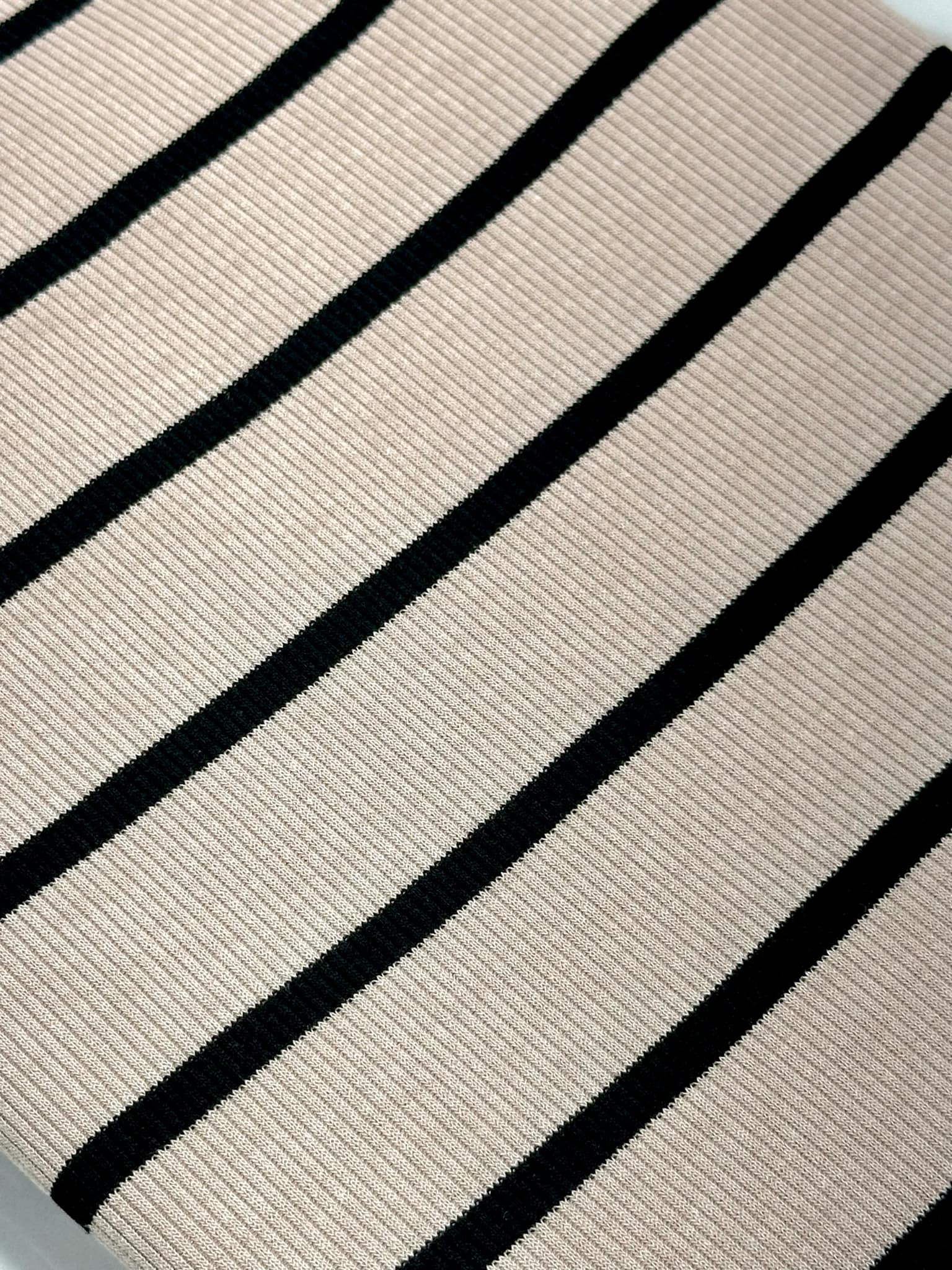 (2X1 RIB) BLACK STRIPES ON LIGHT MOCHA