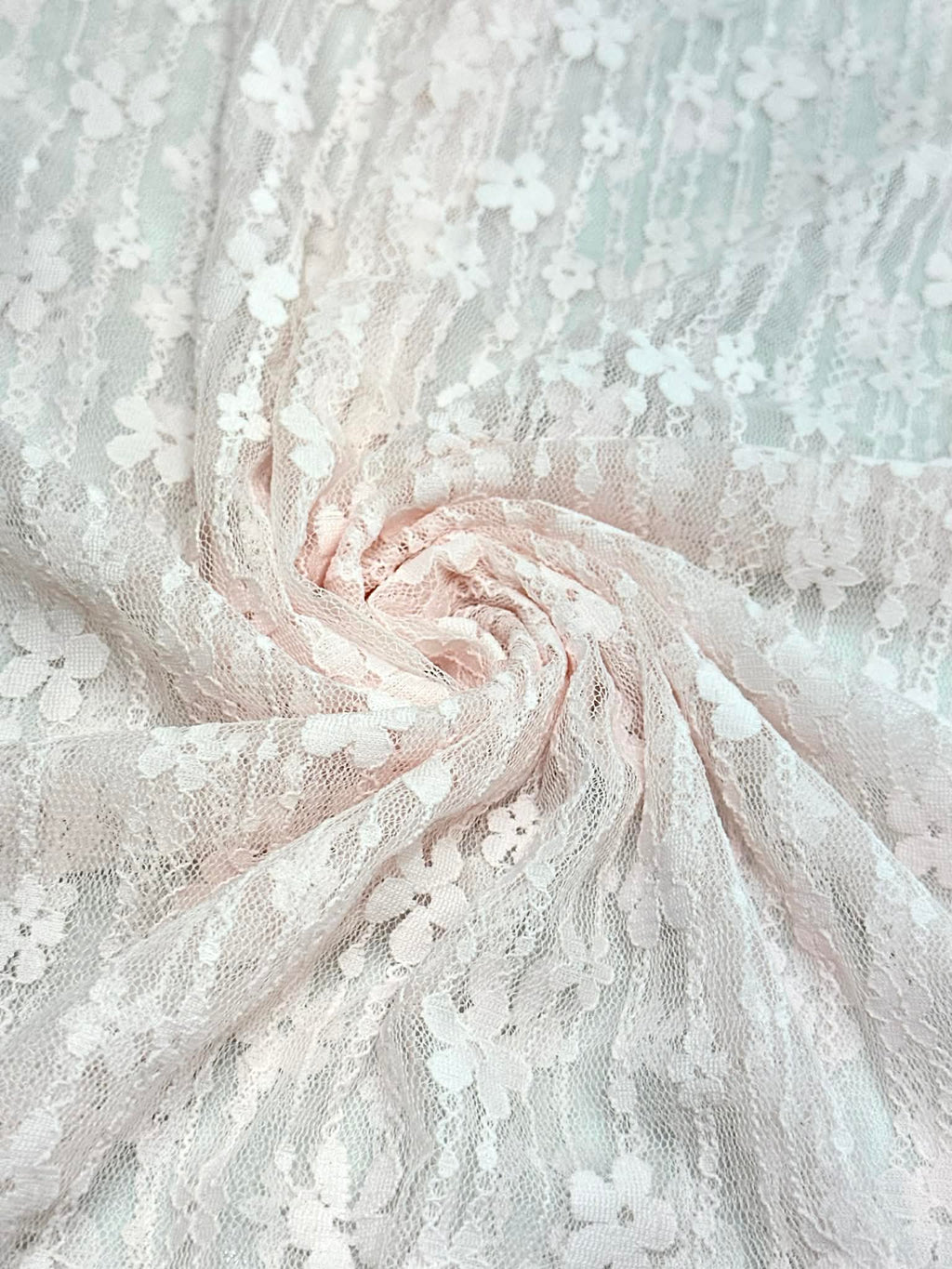 (LACE) LIGHT PINK FLORAL PATTERN