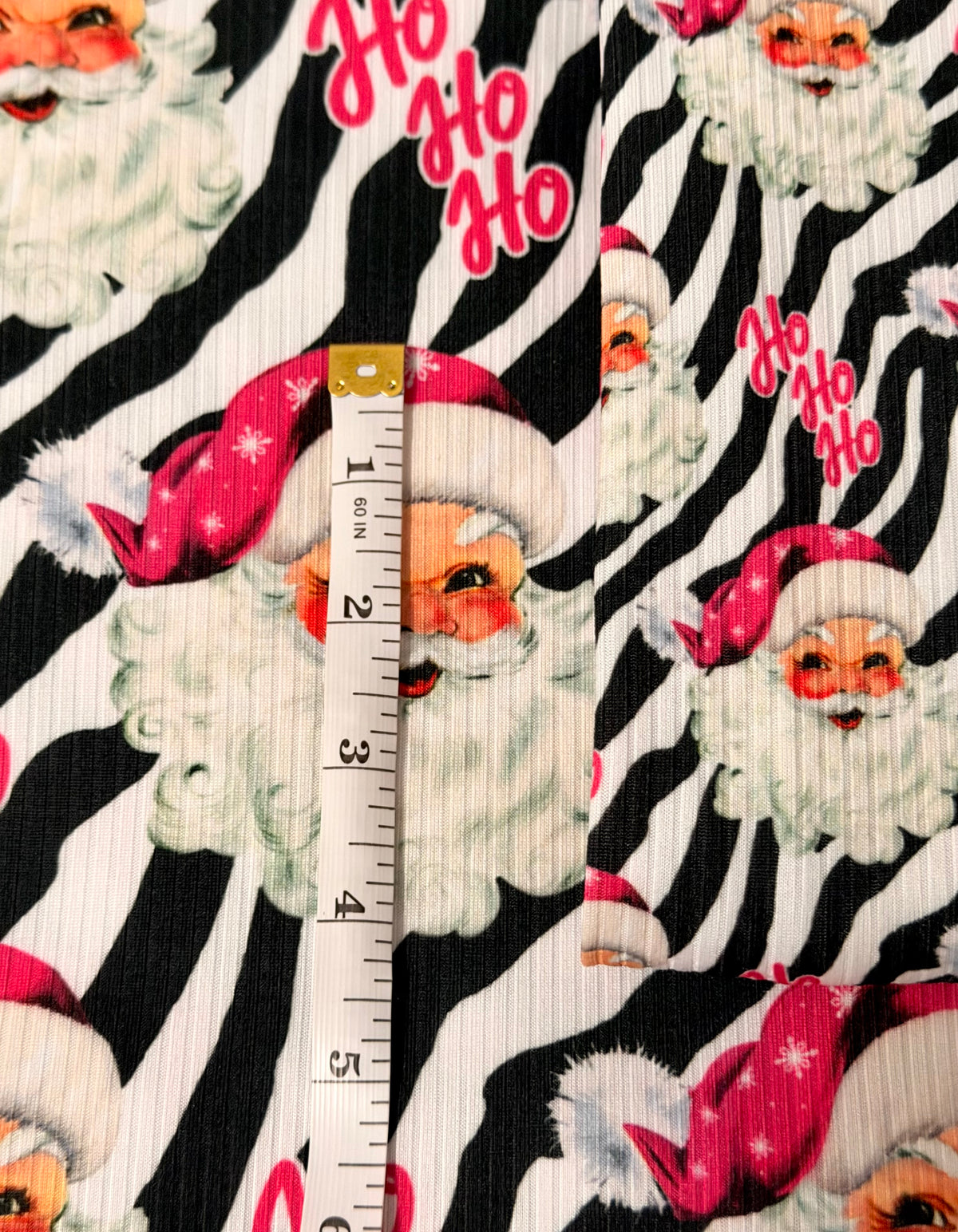 (4X2 YUMMY RIB) BIG PINK SANTA ON ZEBRA PRINT