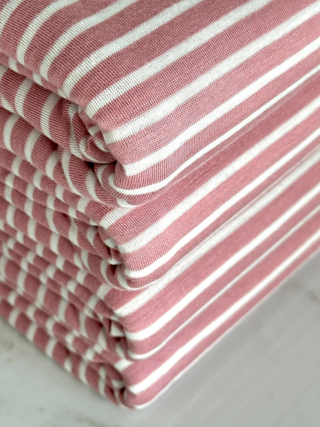 (RAYON) OFF WHITE STRIPES ON MAUVE