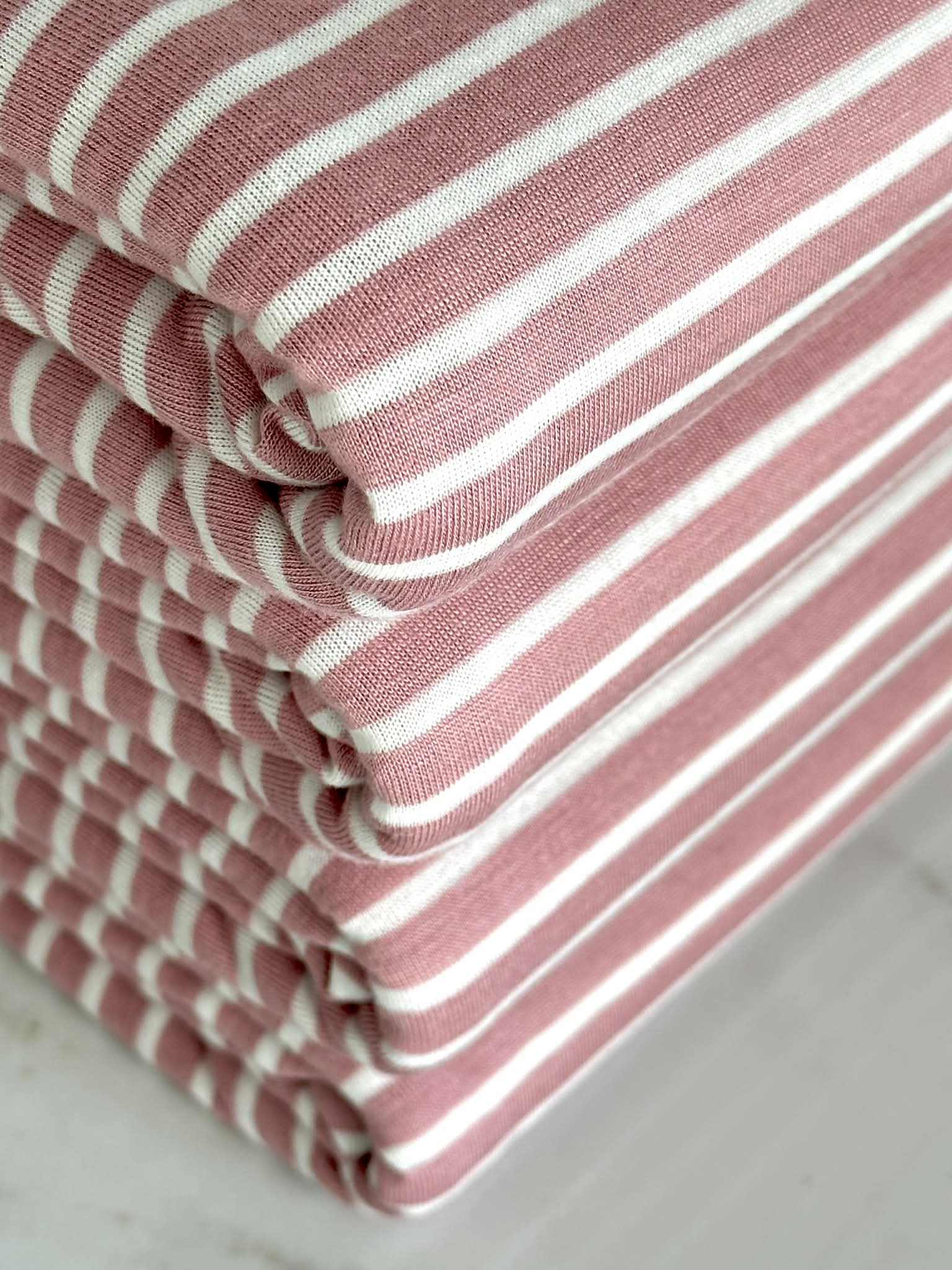 (RAYON) OFF WHITE STRIPES ON MAUVE