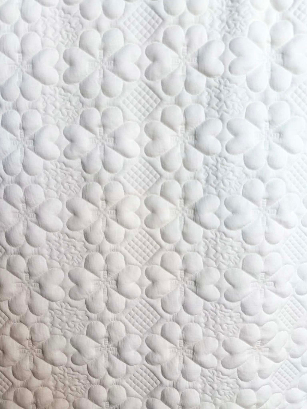(JACQUARD KNIT) 3D WHITE EMBOSSED FLOWERS