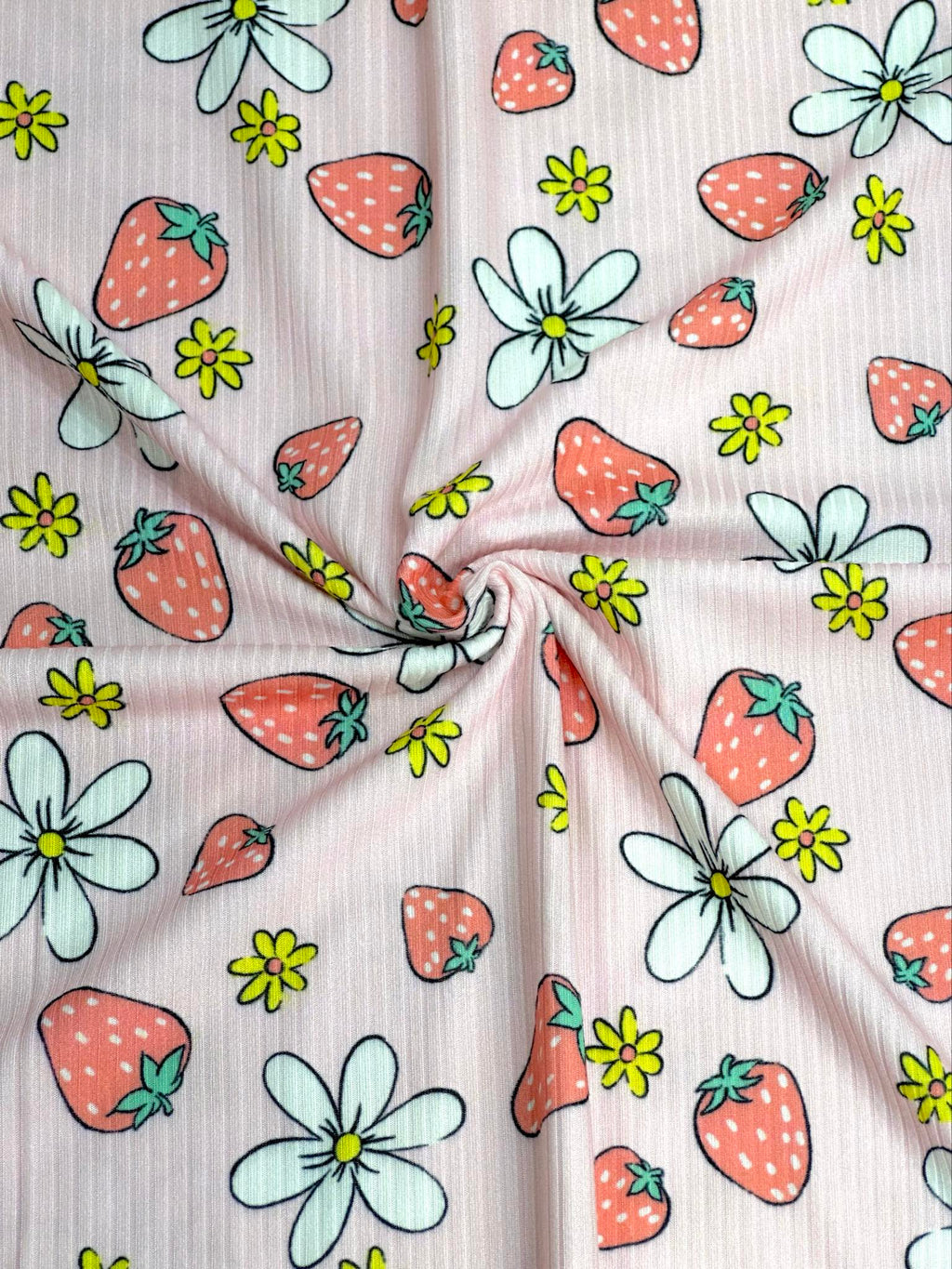 (YUMMY RIB) STRAWBERRIES AND FLOWERS ON PINK