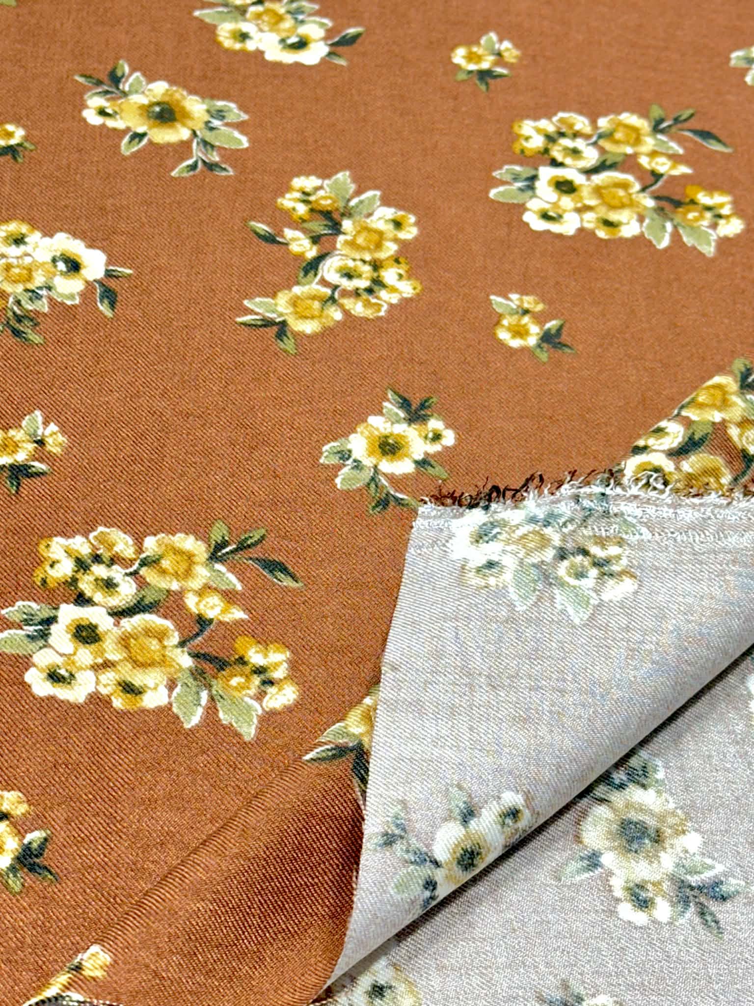 (WOVEN) CREAM FLOWERS ON WARM BROWN