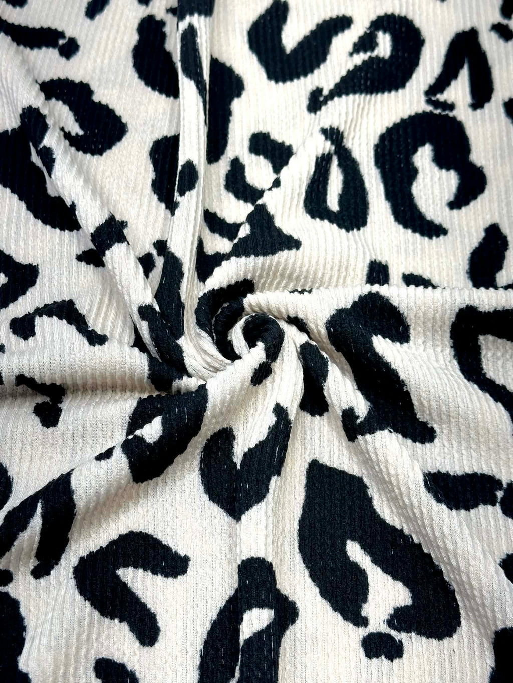 (URBAN RIB) BLACK CHEETAH ON TAN