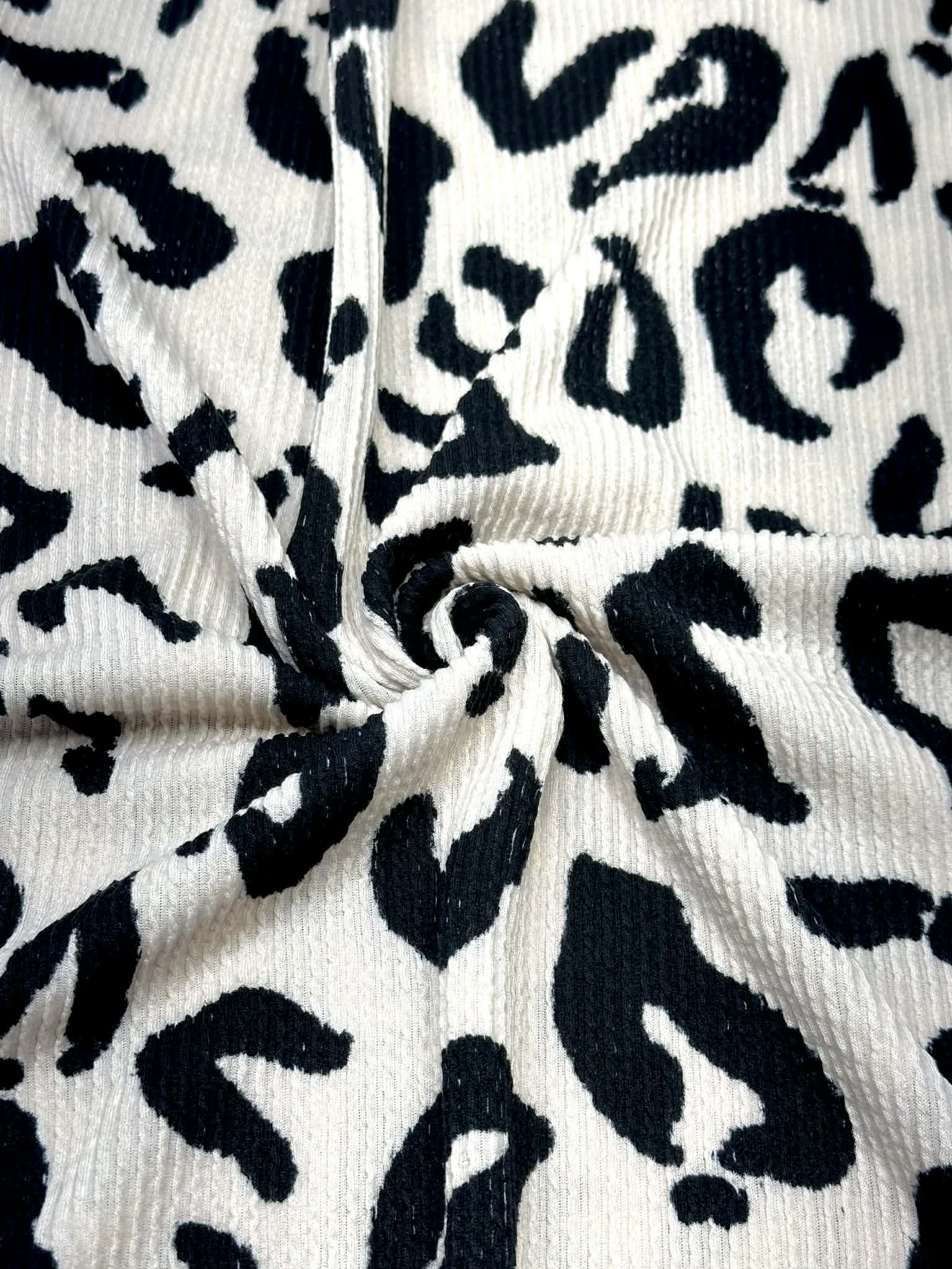(URBAN RIB) BLACK CHEETAH ON TAN