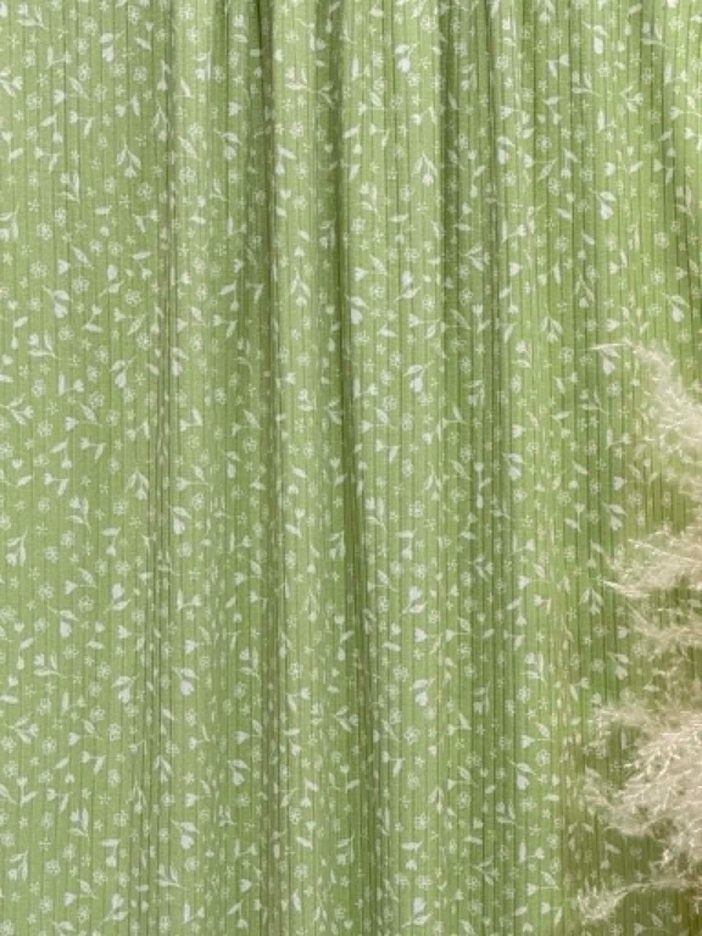 (WIDE RIB) WHITE FLORAL PATTERN ON GREEN