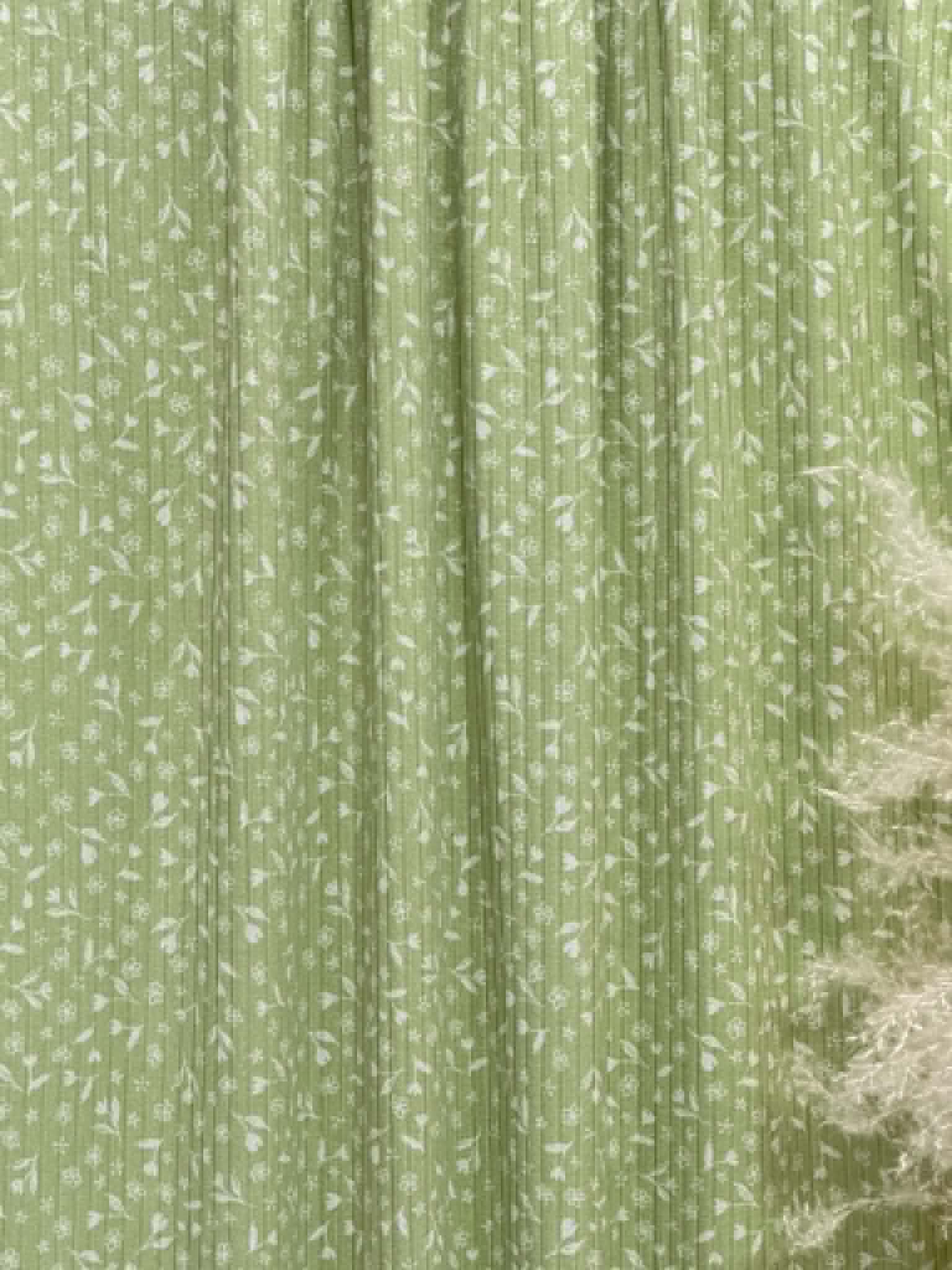 (WIDE RIB) WHITE FLORAL PATTERN ON GREEN