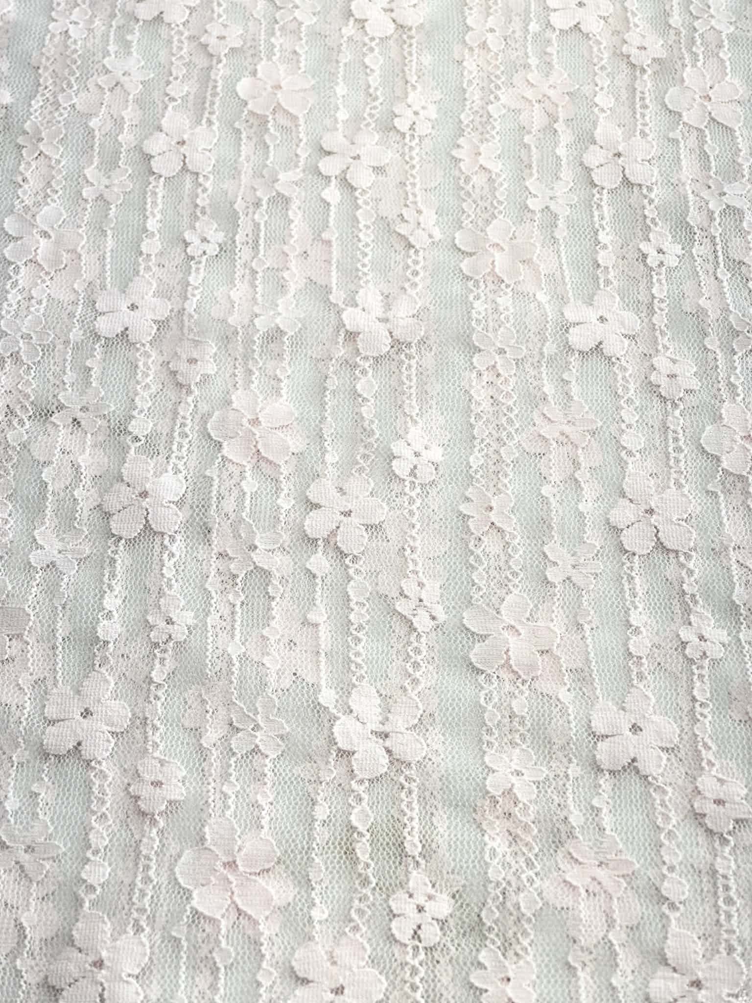(LACE) LIGHT PINK FLORAL PATTERN
