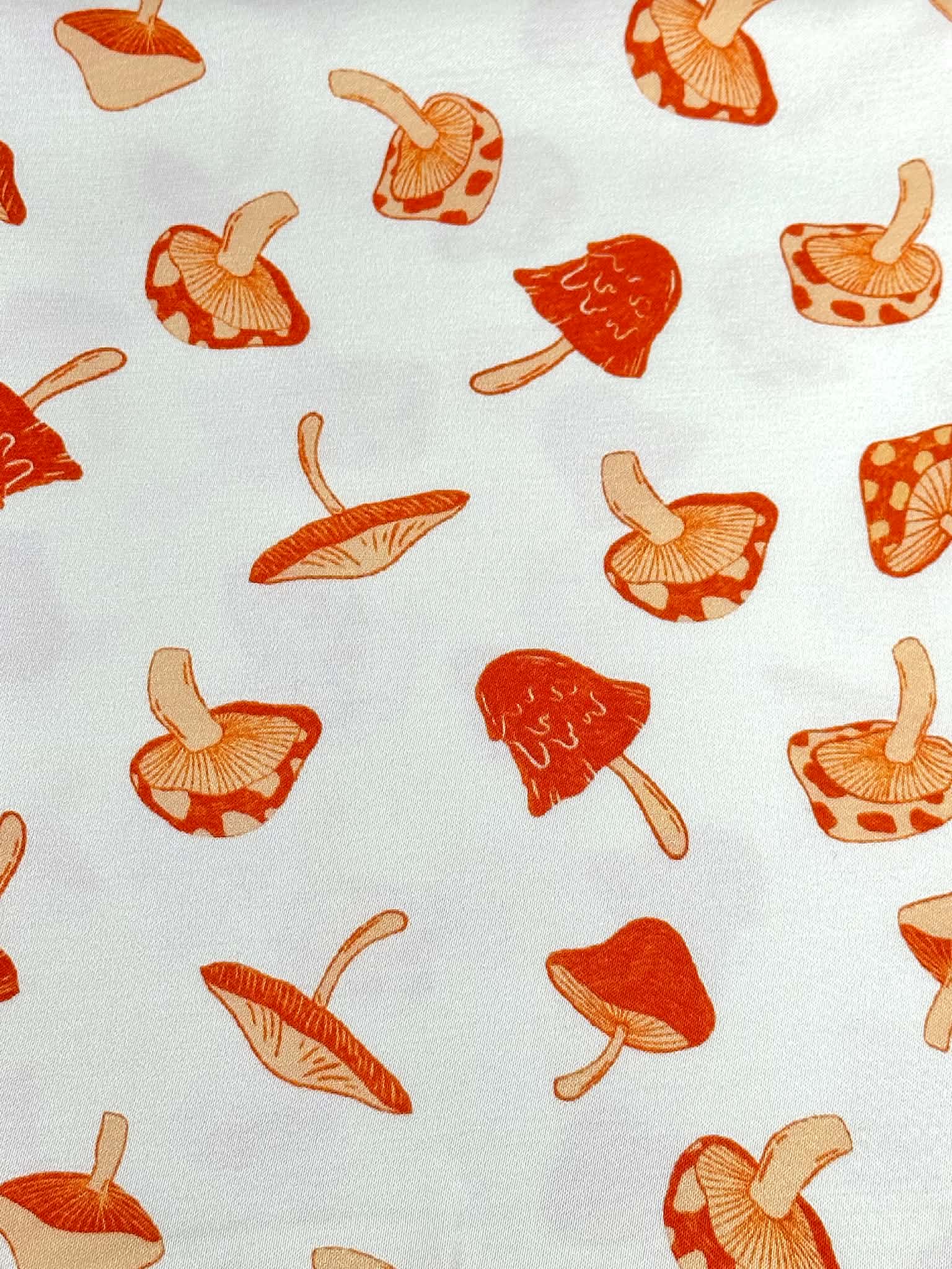 (SATIN) ORANGE MUSHROOMS ON CREAM(5)