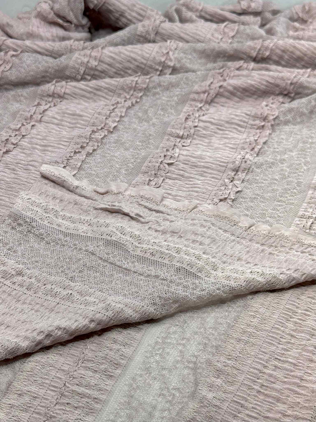 (SMALL RUFFLE LACE) LIGHT MAUVE