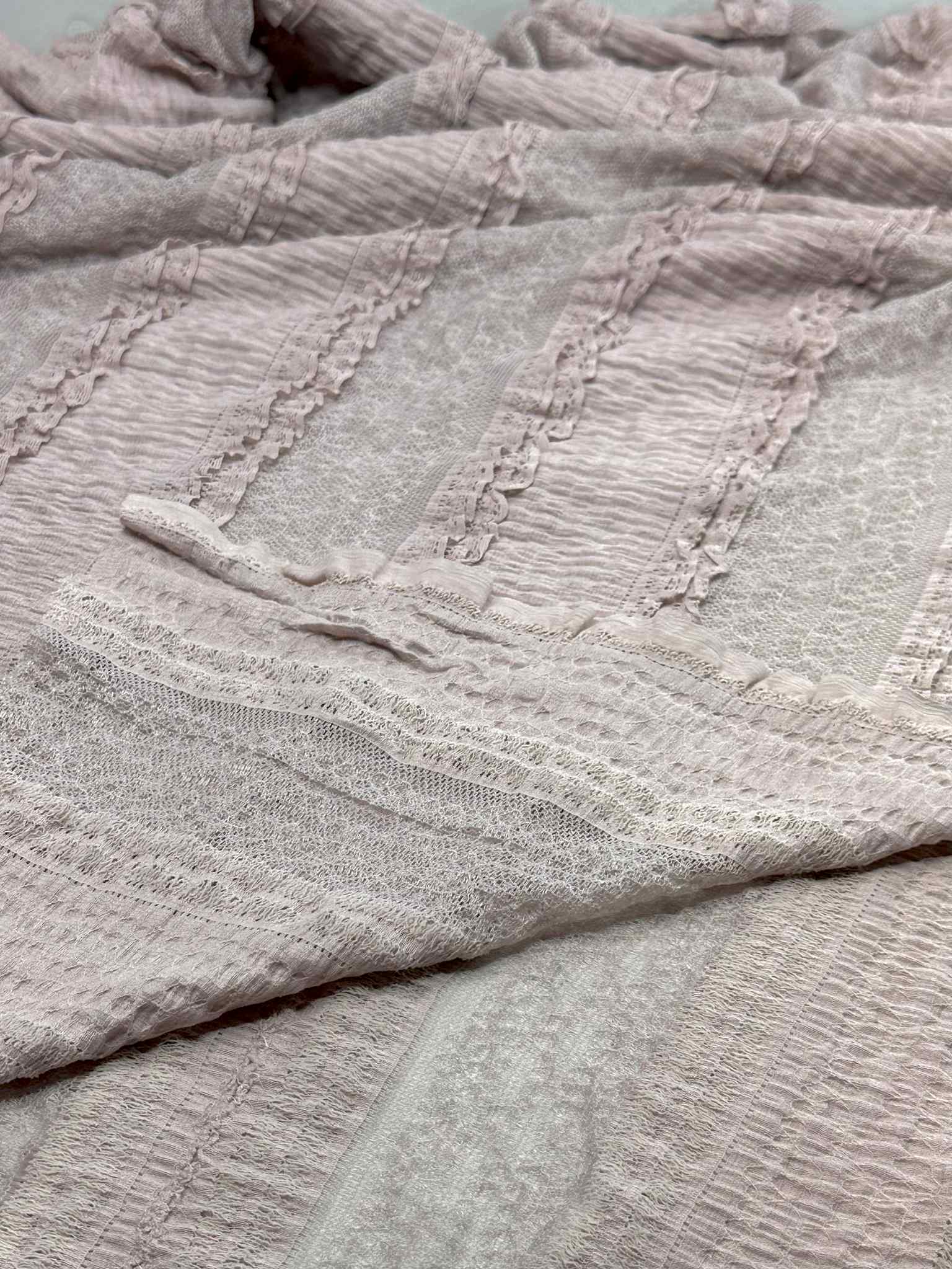 (SMALL RUFFLE LACE) LIGHT MAUVE